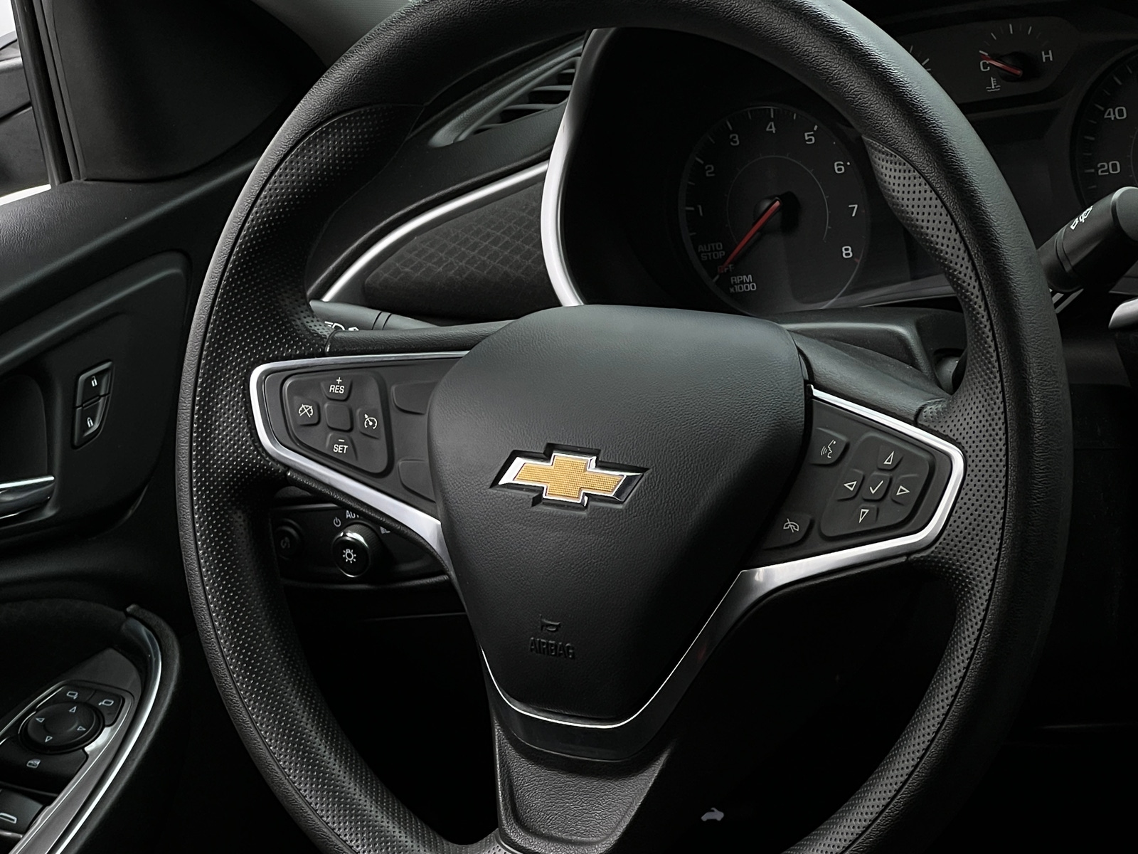 Thumbnail: 2022 Chevrolet Malibu - 5