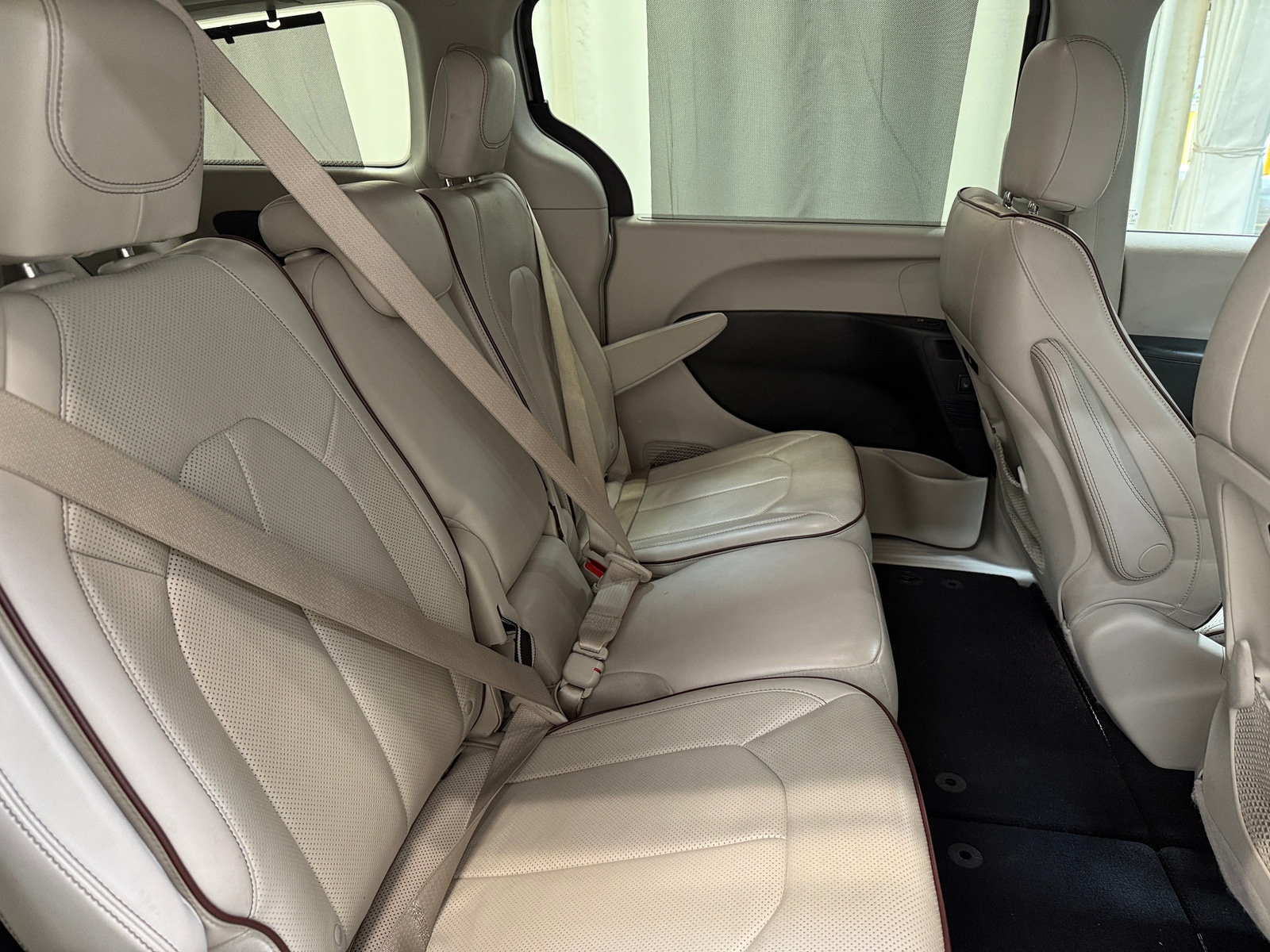 Thumbnail: 2017 Chrysler Pacifica - 5