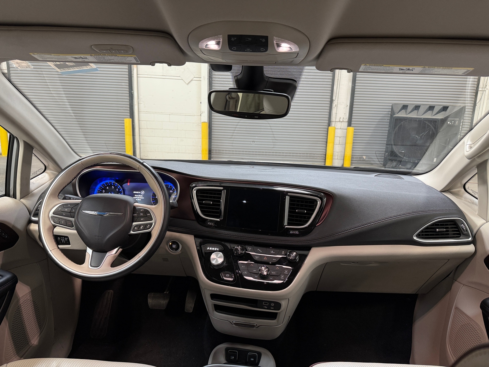 Thumbnail: 2017 Chrysler Pacifica - 2