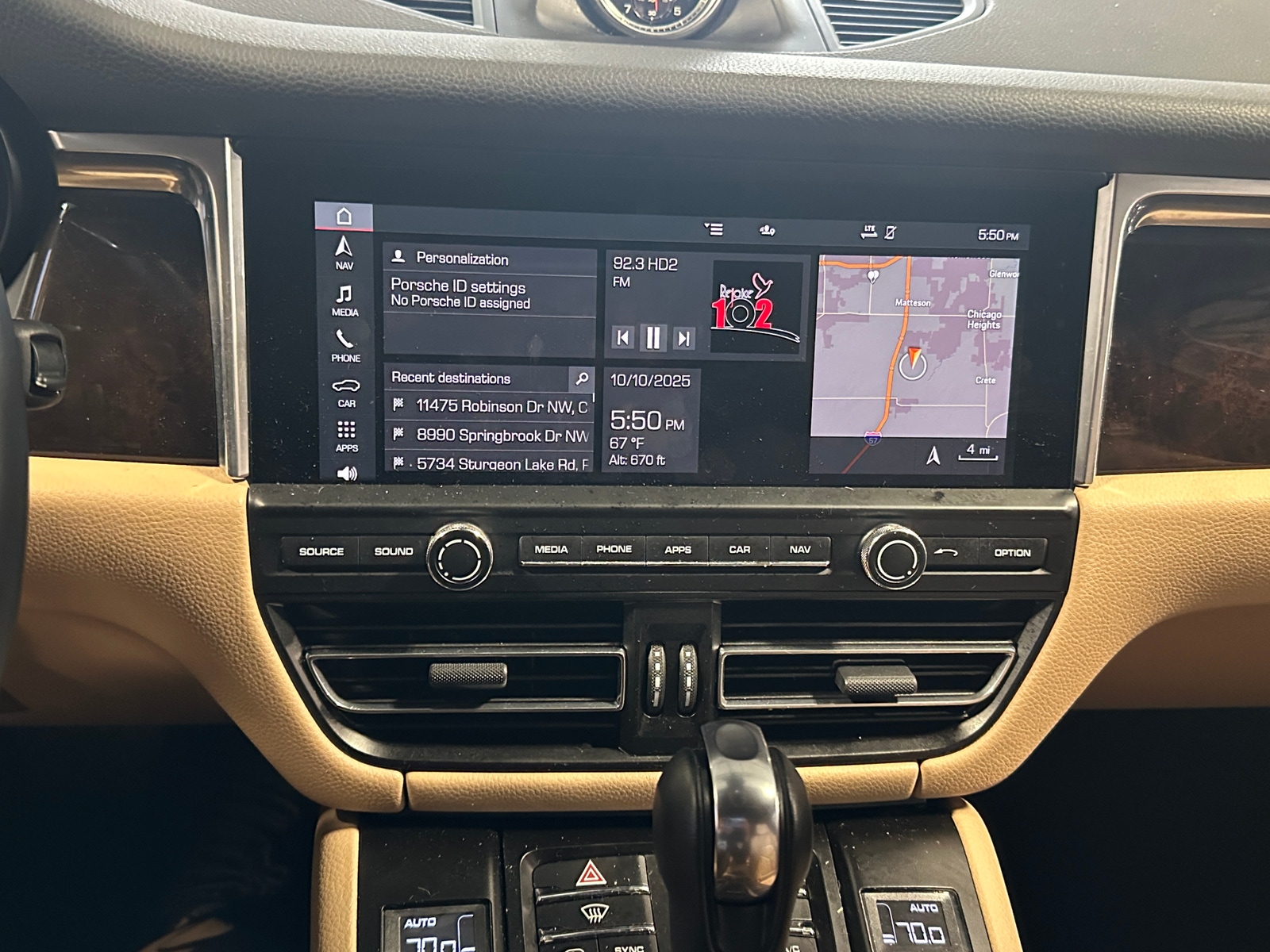 Thumbnail: 2020 Porsche Macan - 3