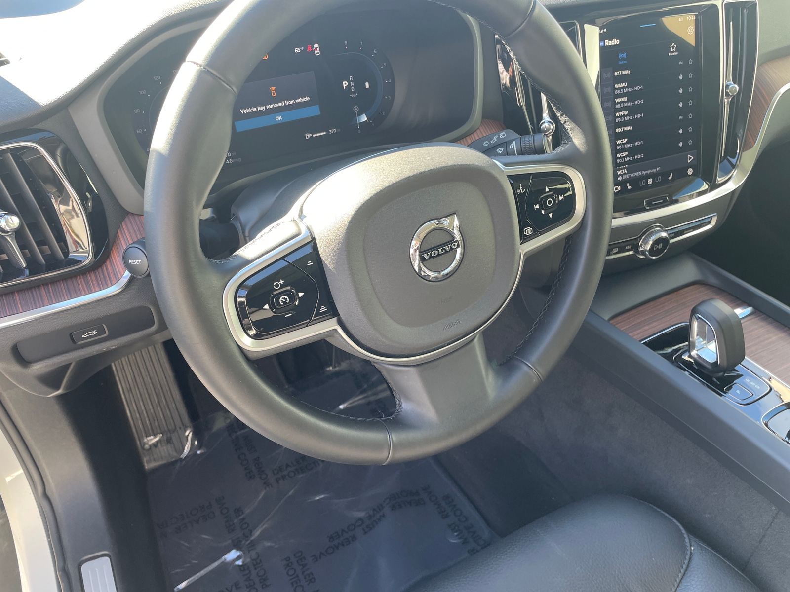 Thumbnail: 2025 Volvo V60 - 4