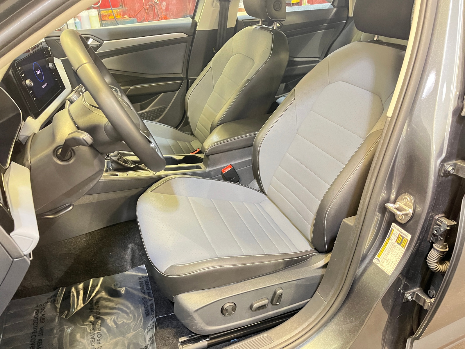 Thumbnail: 2025 Volkswagen Jetta - 2