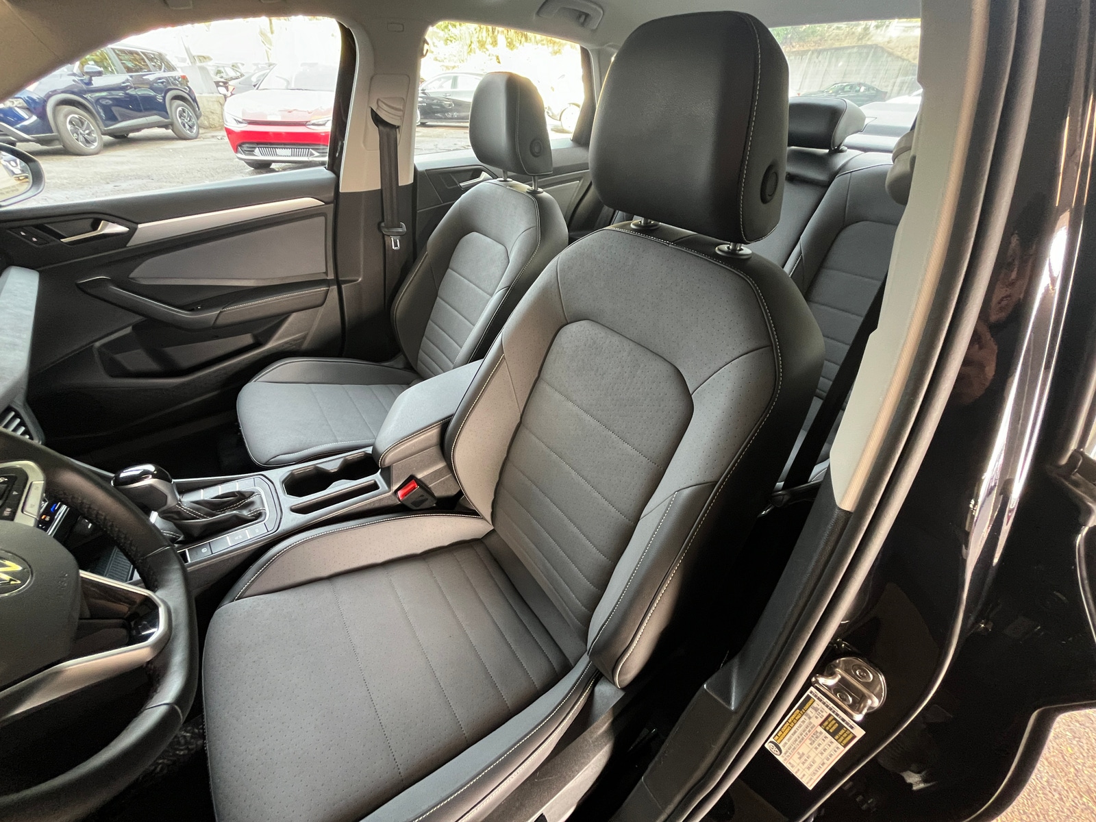 Thumbnail: 2025 Volkswagen Jetta - 2