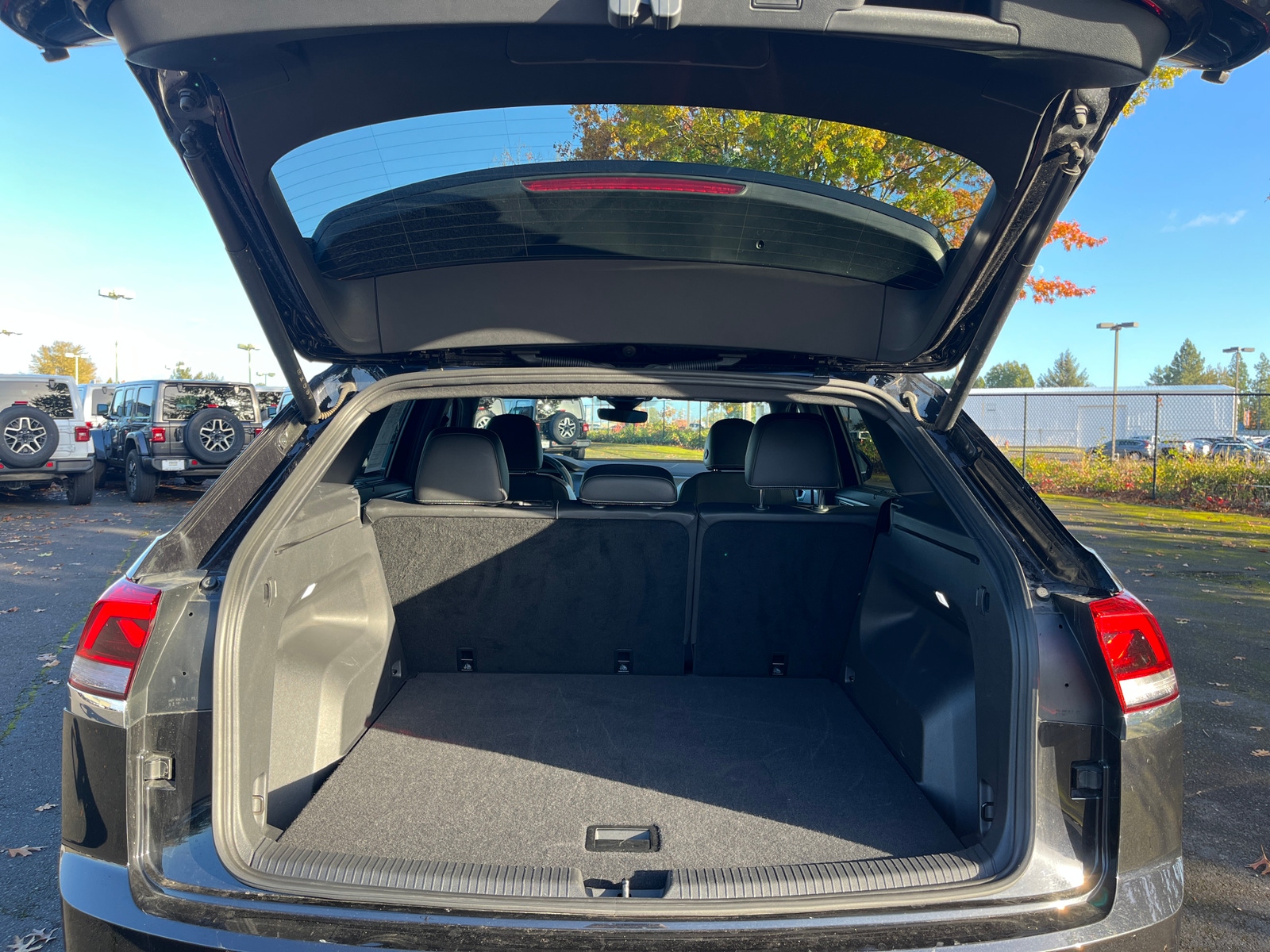 Thumbnail: 2025 Volkswagen Atlas - 6