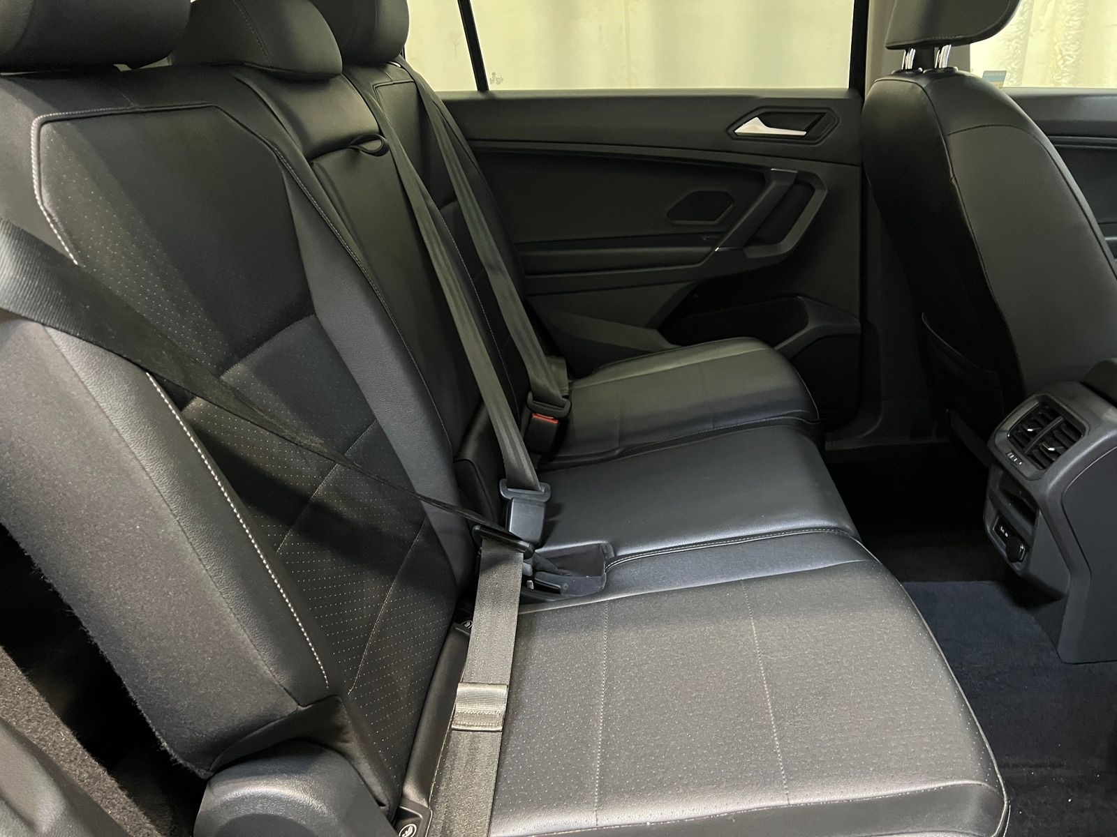 Thumbnail: 2020 Volkswagen Tiguan - 5