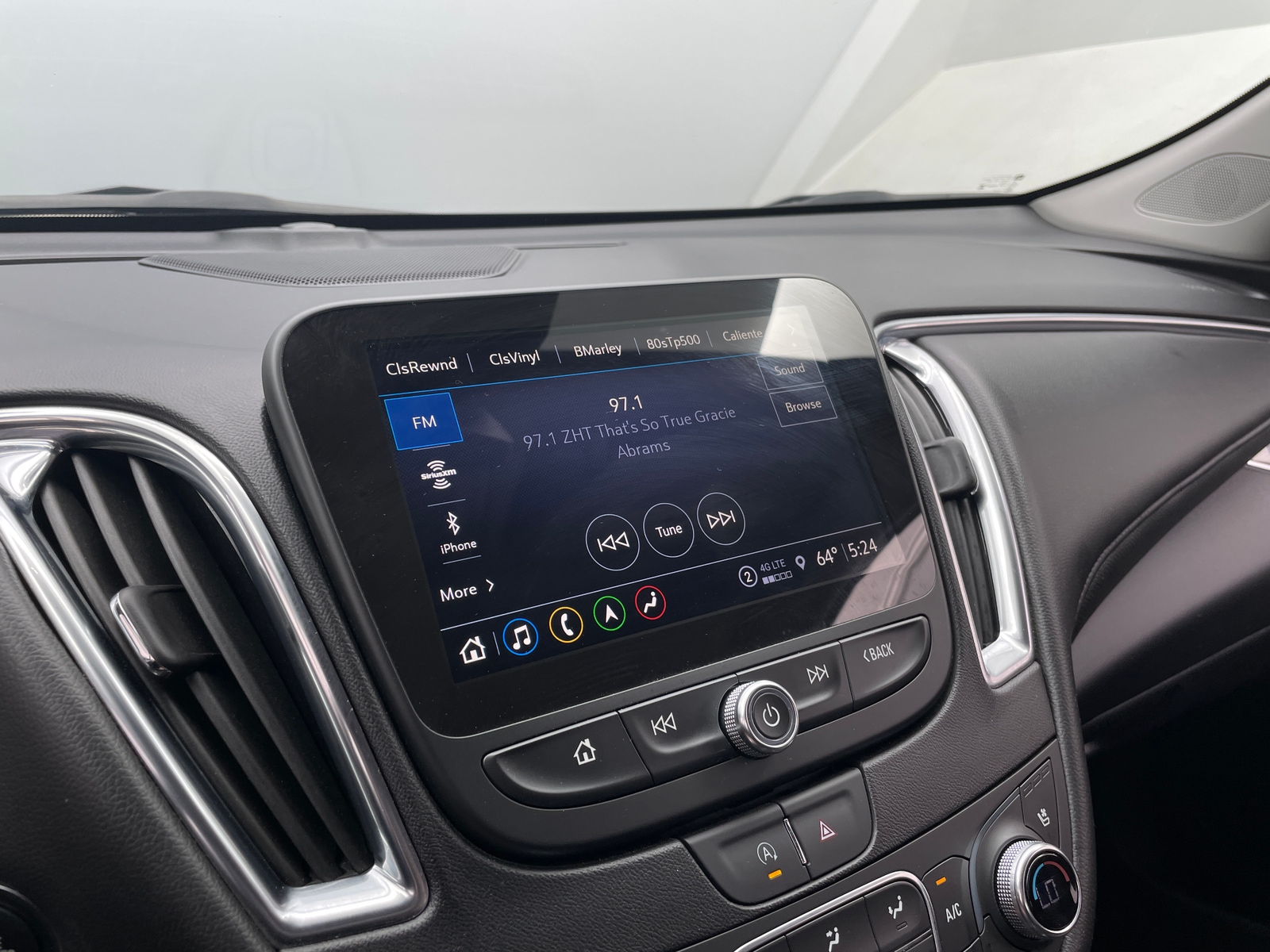 Thumbnail: 2024 Chevrolet Malibu - 3