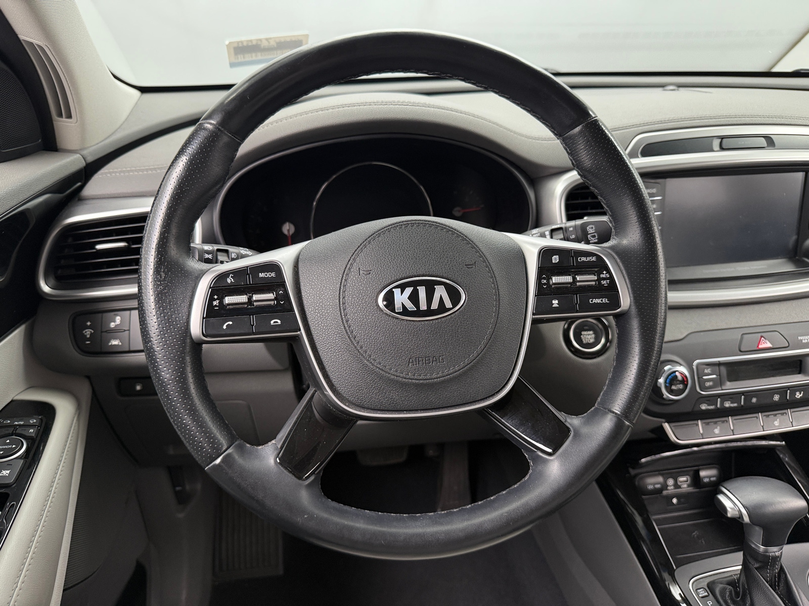 Thumbnail: 2020 Kia Sorento - 4