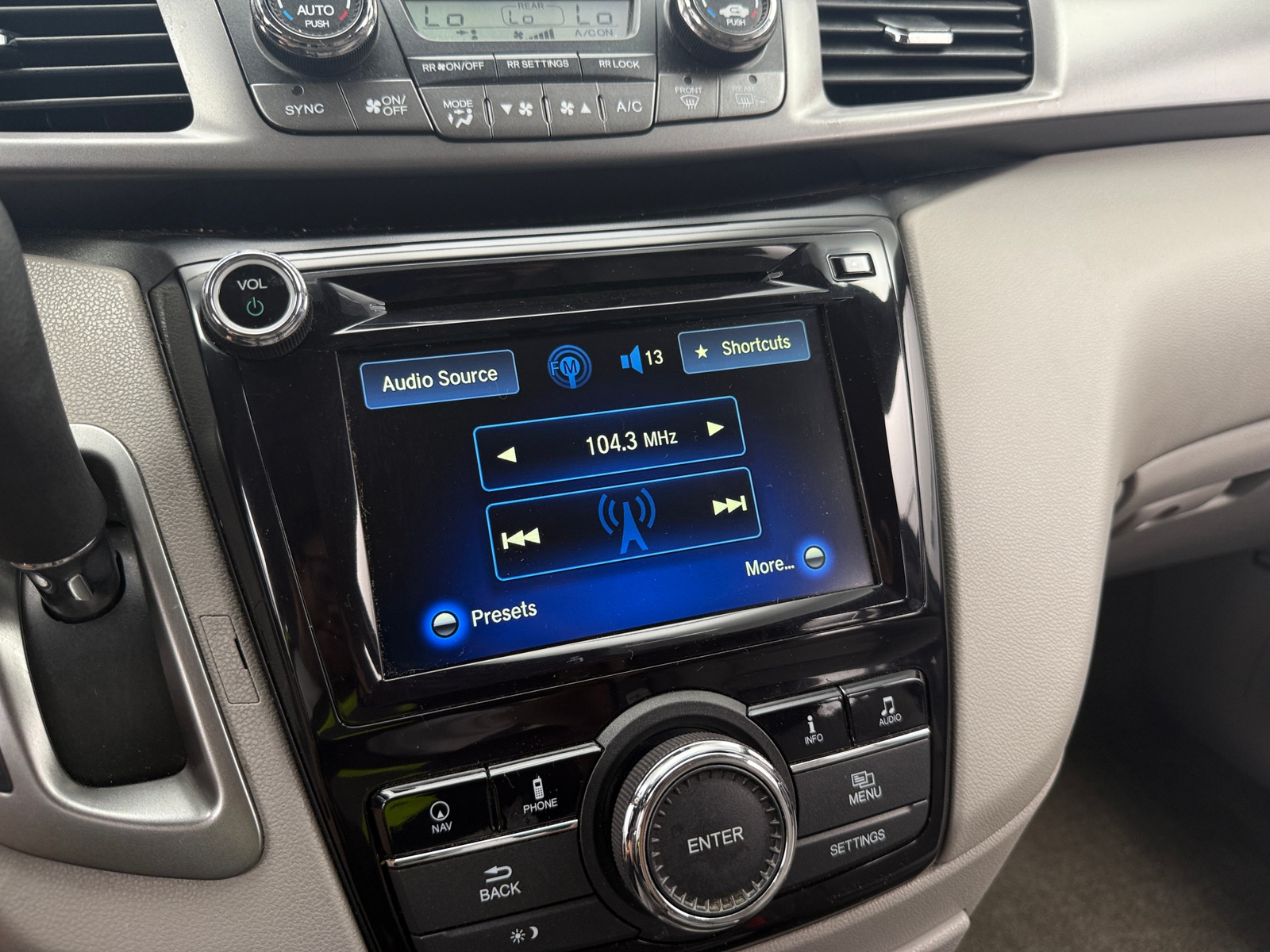 Thumbnail: 2015 Honda Odyssey - 3