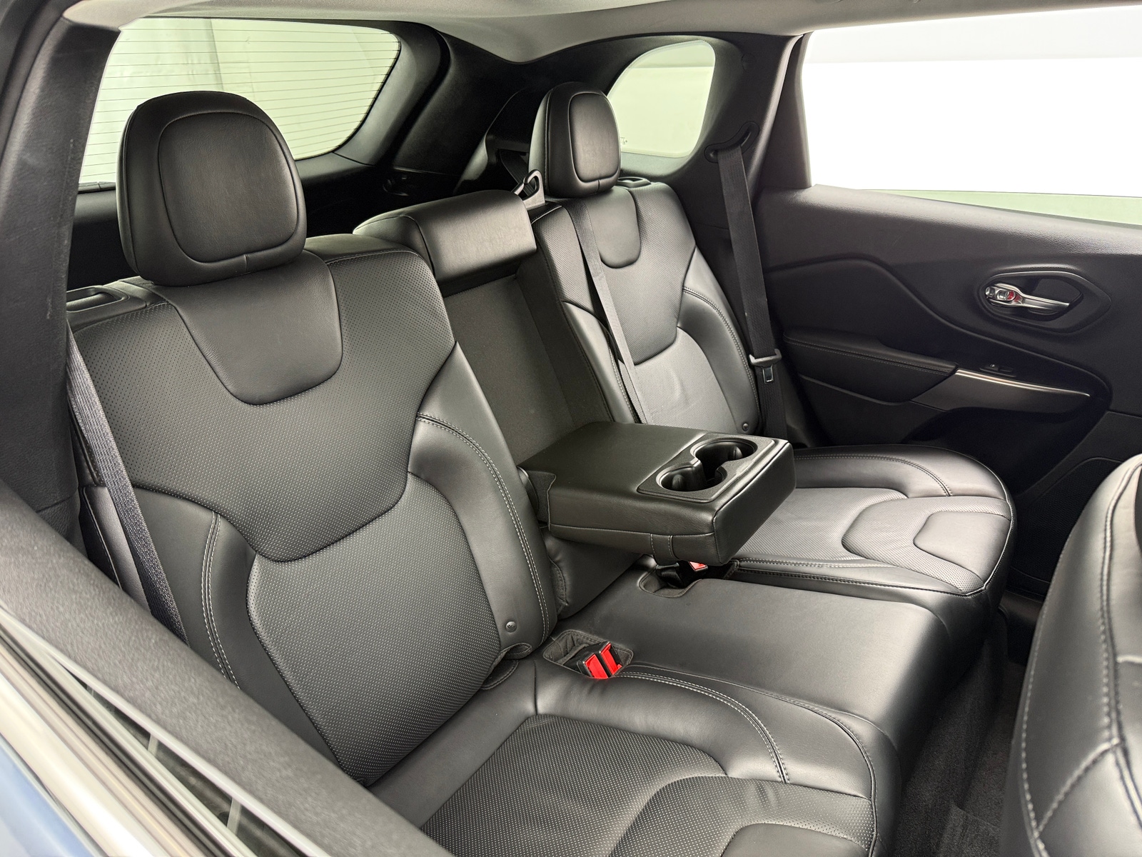 Thumbnail: 2019 Jeep Cherokee - 5