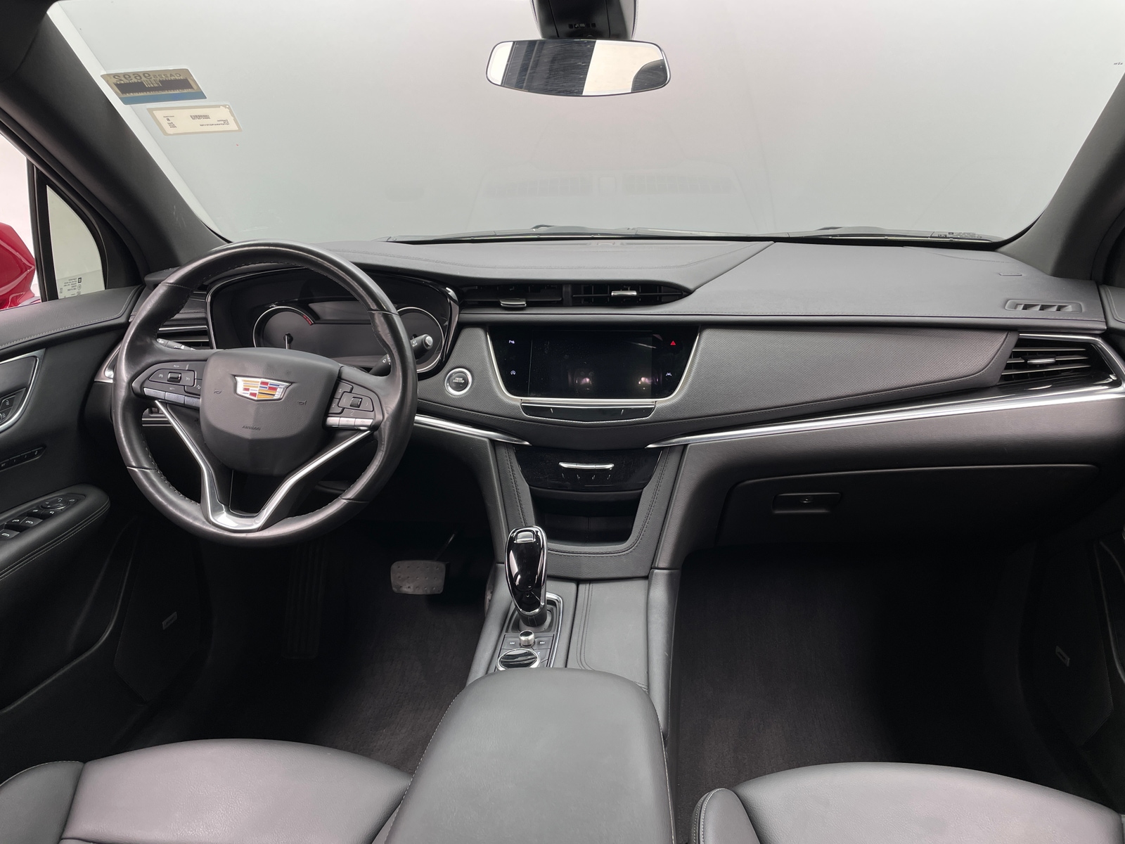 Thumbnail: 2024 Cadillac XT6 - 3