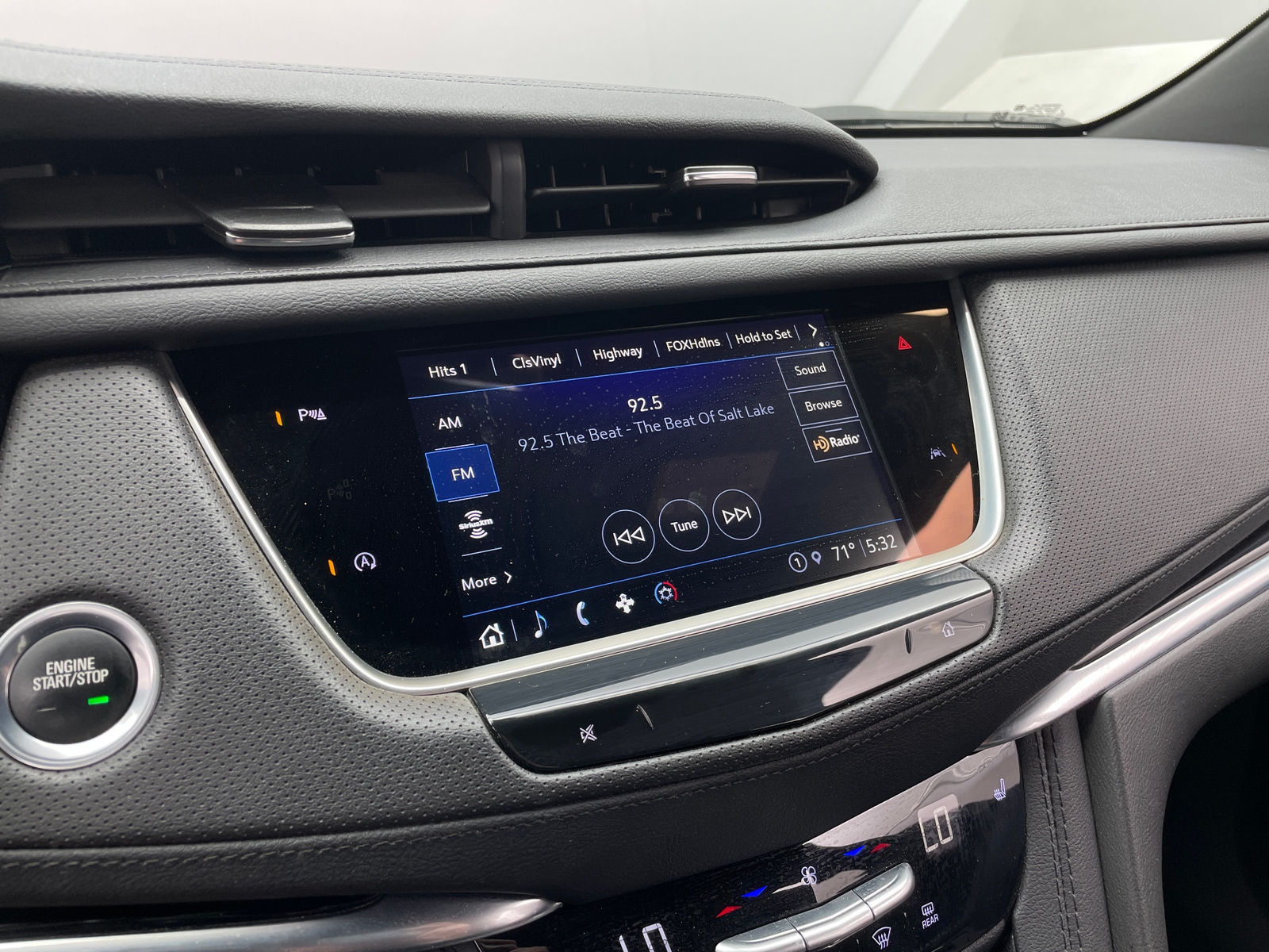 Thumbnail: 2024 Cadillac XT6 - 4