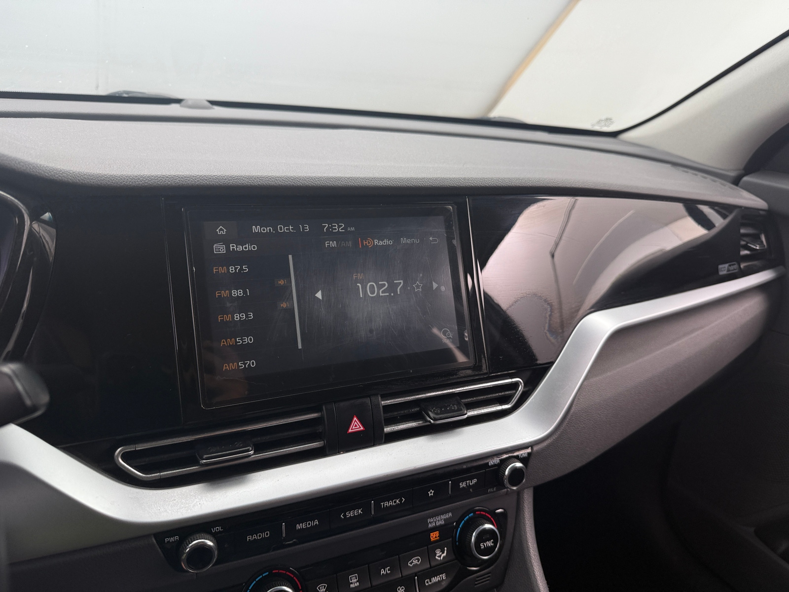 Thumbnail: 2021 Kia Niro - 4