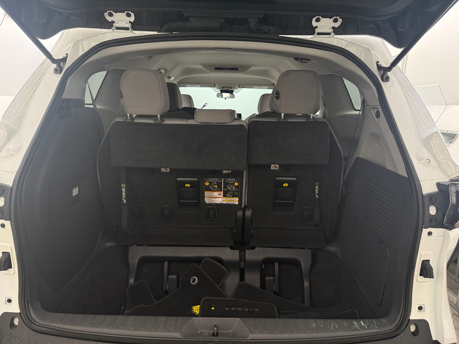 Thumbnail: 2021 Toyota Sienna - 7