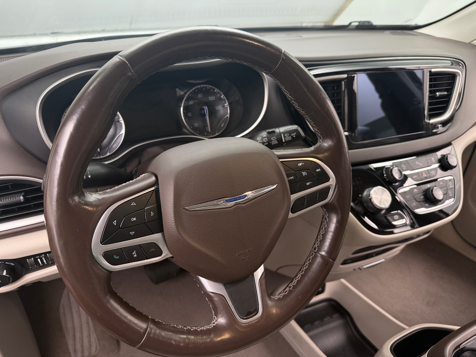Thumbnail: 2020 Chrysler Pacifica - 4