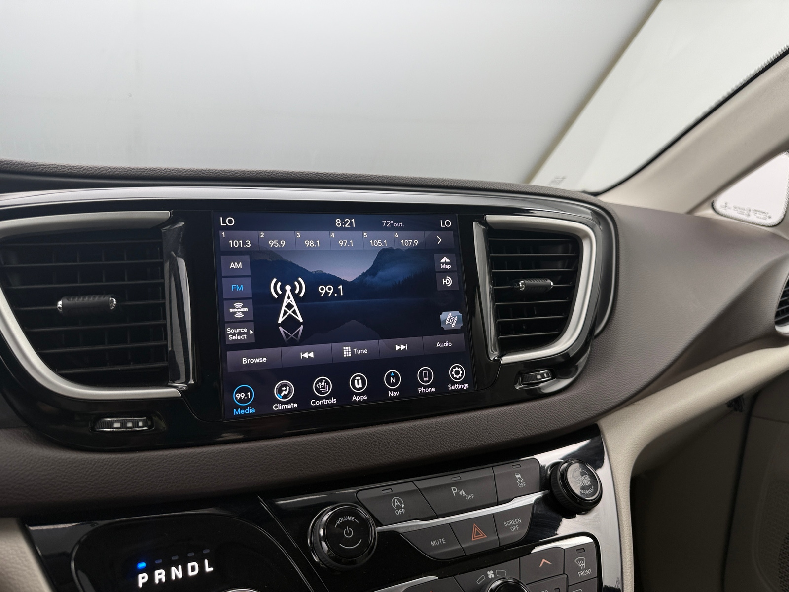 Thumbnail: 2020 Chrysler Pacifica - 3