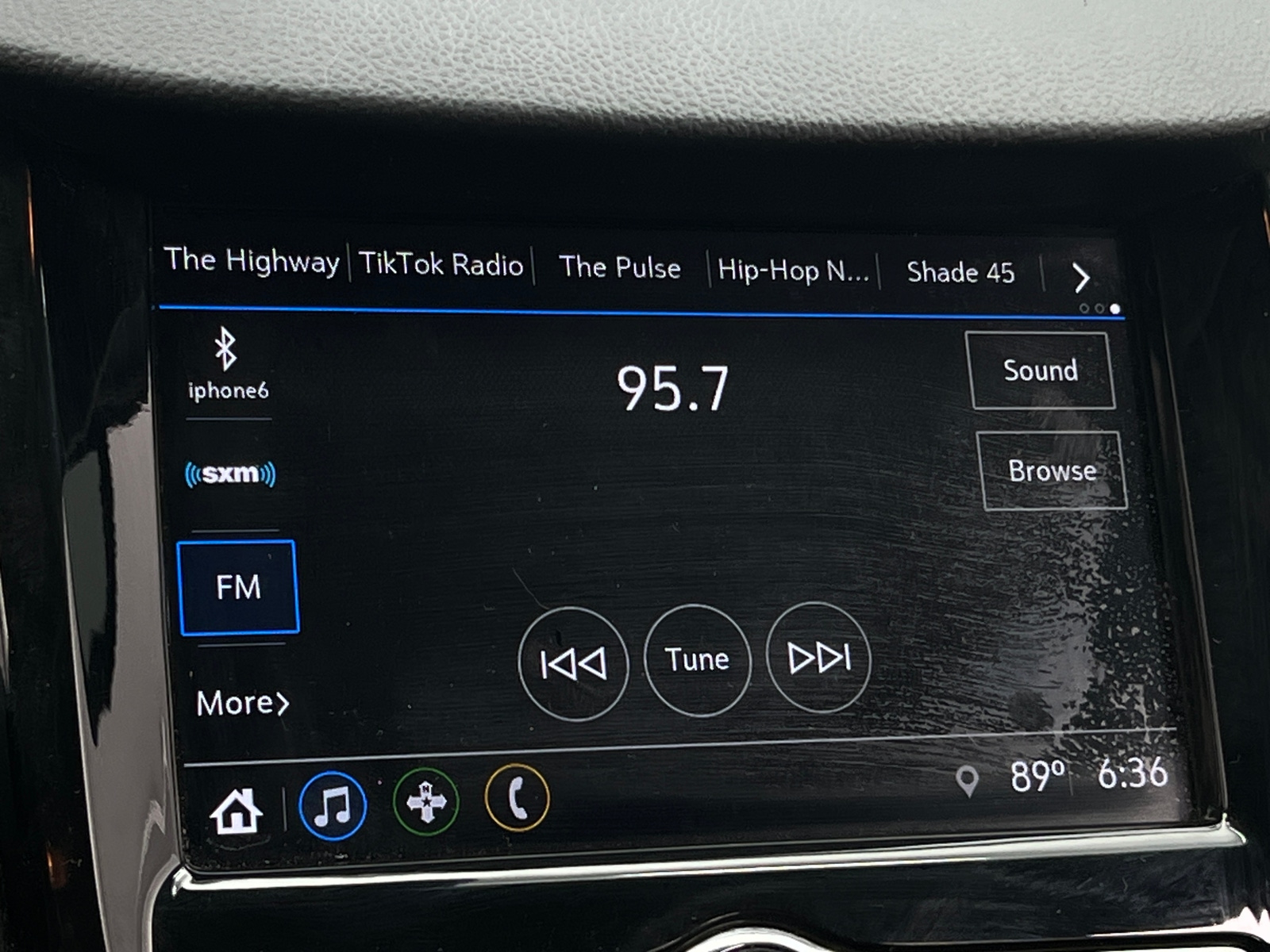 Thumbnail: 2018 Chevrolet Trax - 4