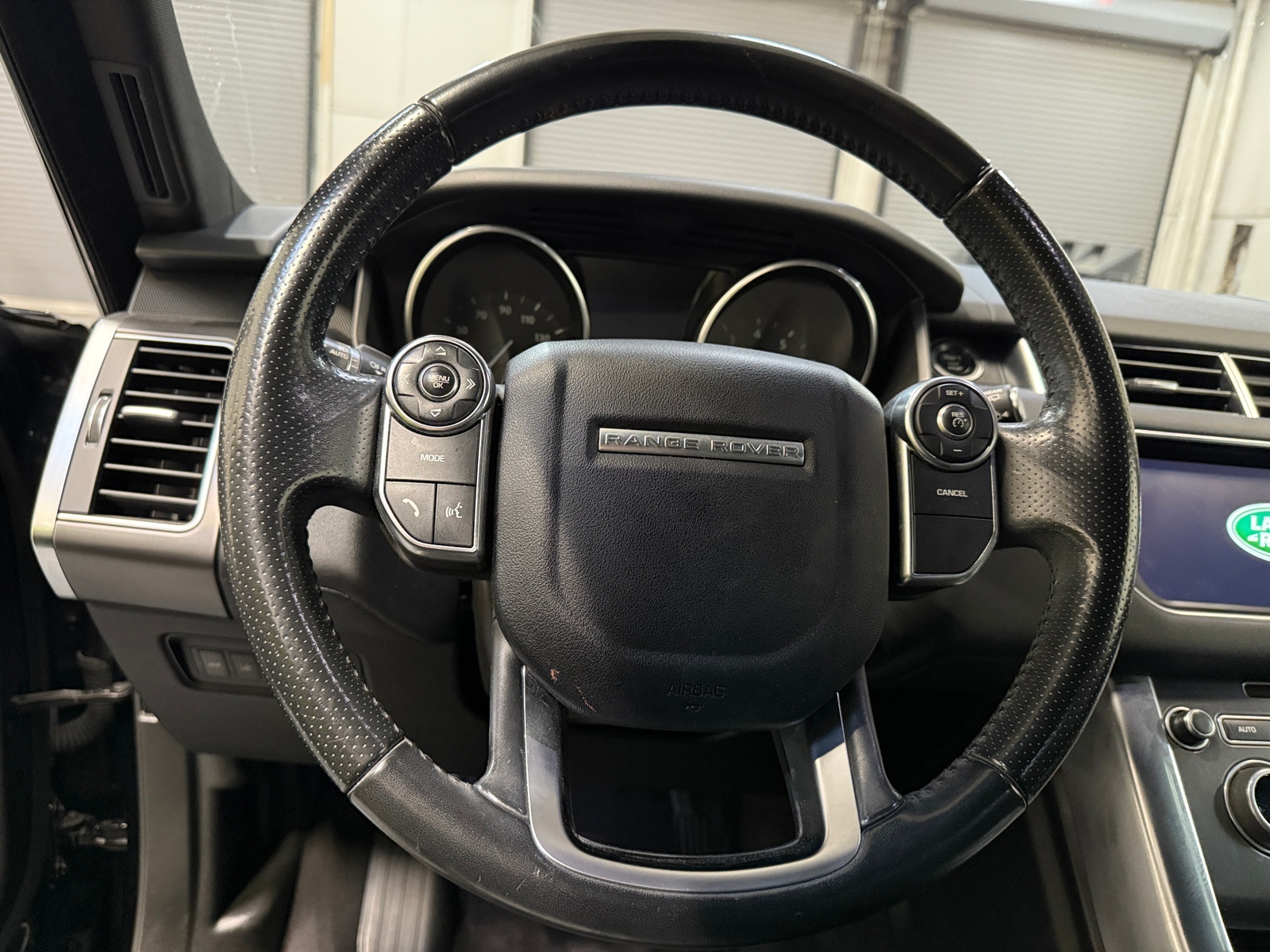 Thumbnail: 2017 Land Rover Range Rover Sport - 4