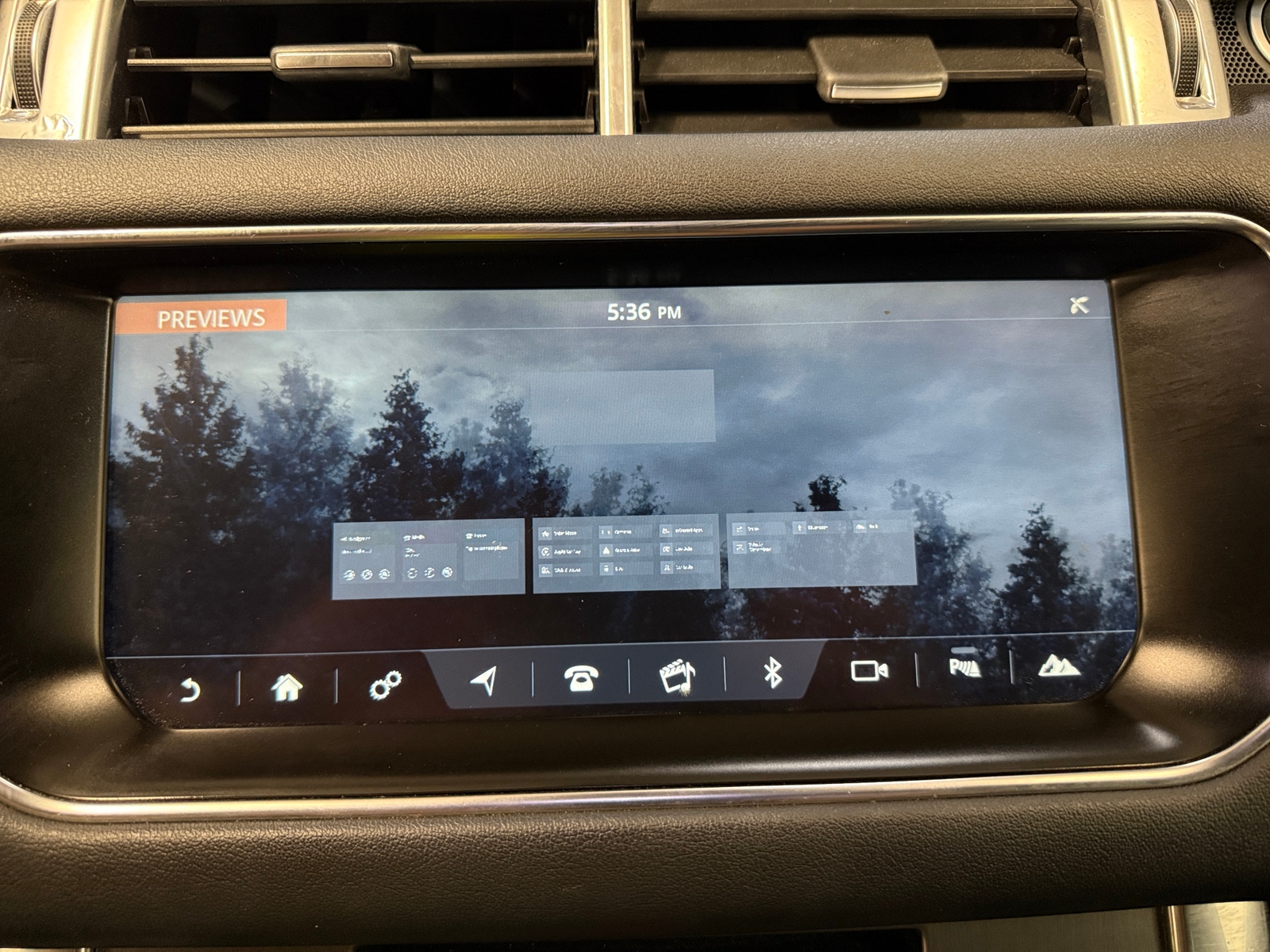 Thumbnail: 2017 Land Rover Range Rover Sport - 3
