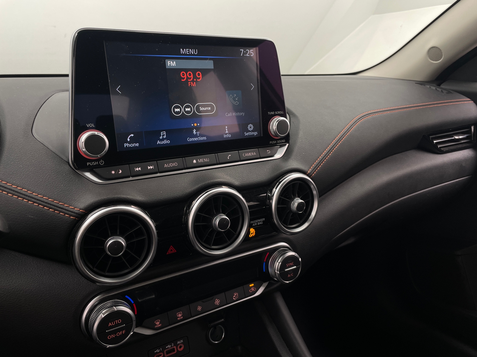 Thumbnail: 2022 Nissan Sentra - 4