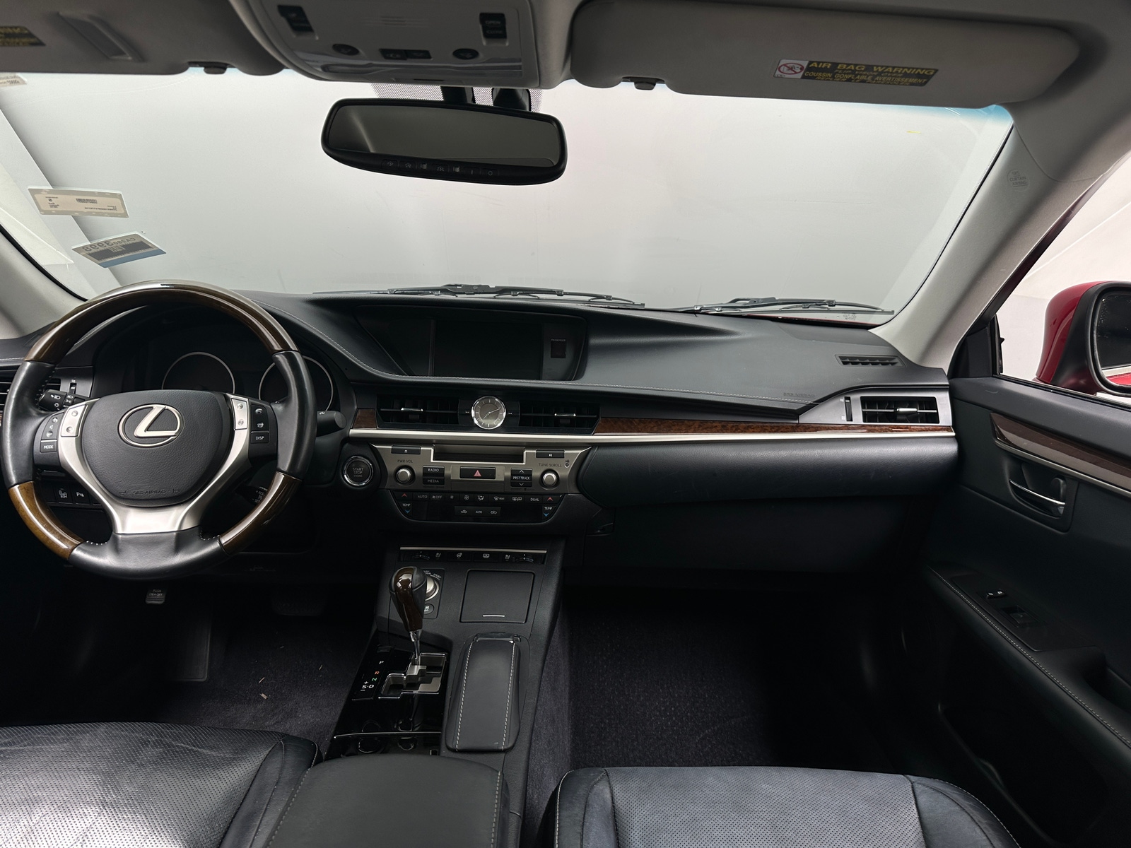 Thumbnail: 2015 Lexus ES - 2