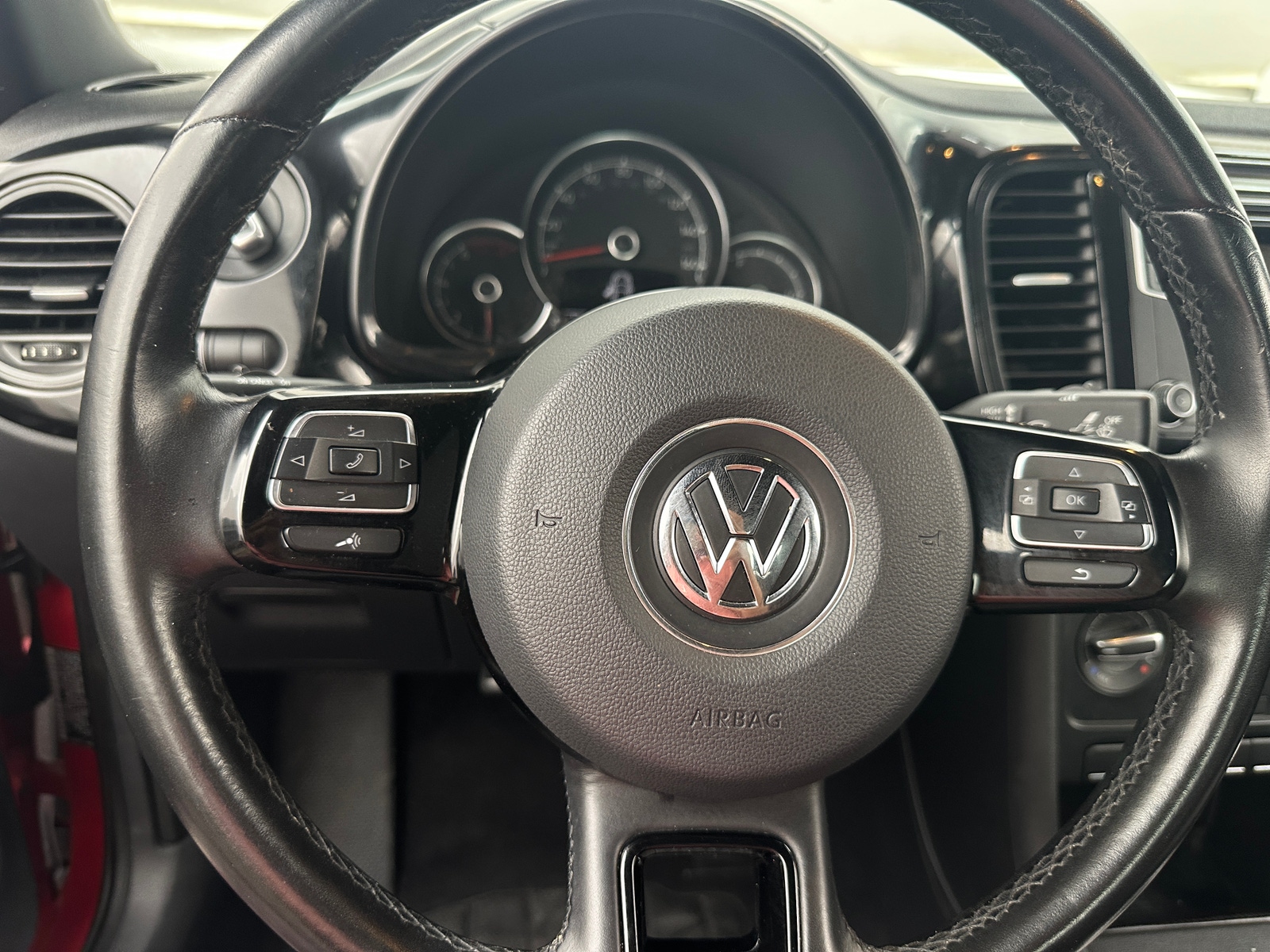 Thumbnail: 2019 Volkswagen Beetle - 5