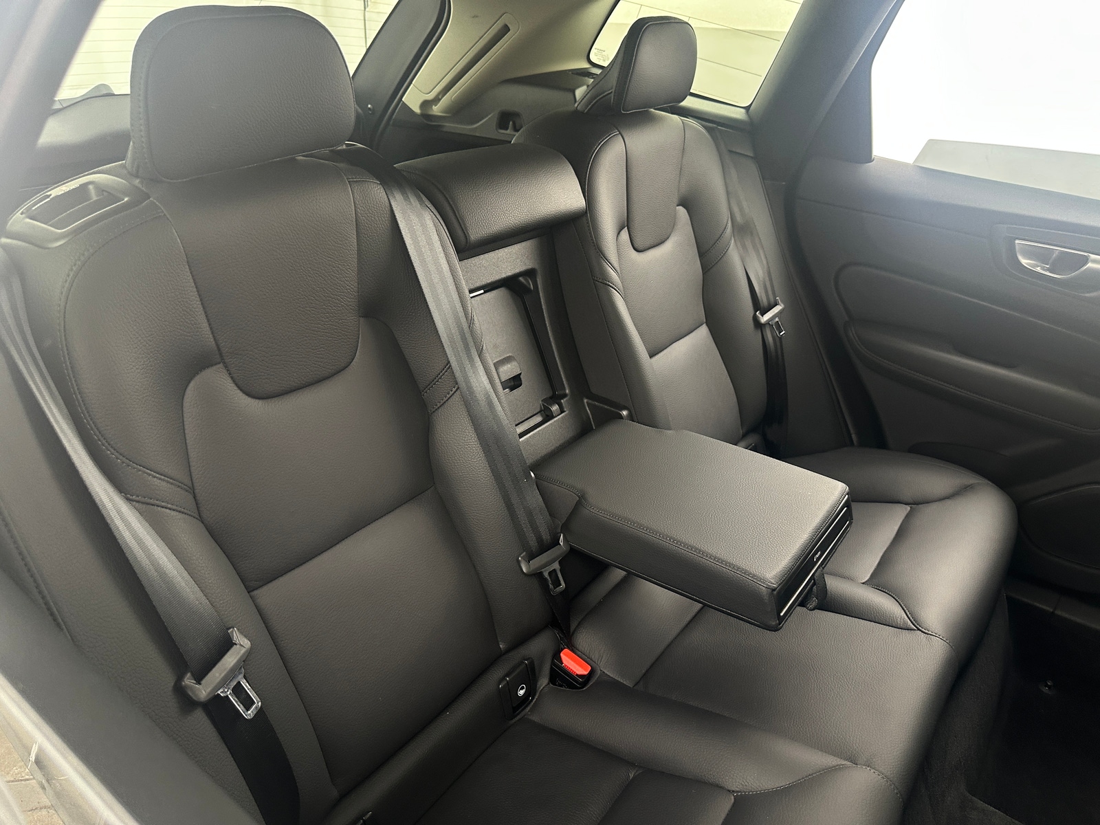 Thumbnail: 2025 Volvo XC60 - 5