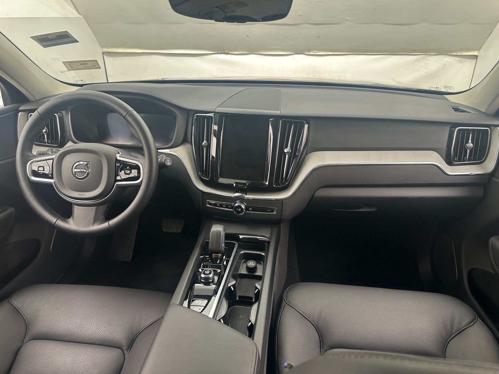 Thumbnail: 2025 Volvo XC60 - 2