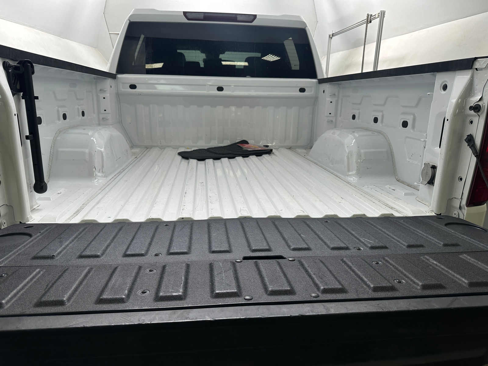 Thumbnail: 2024 Chevrolet Silverado 1500 - 7