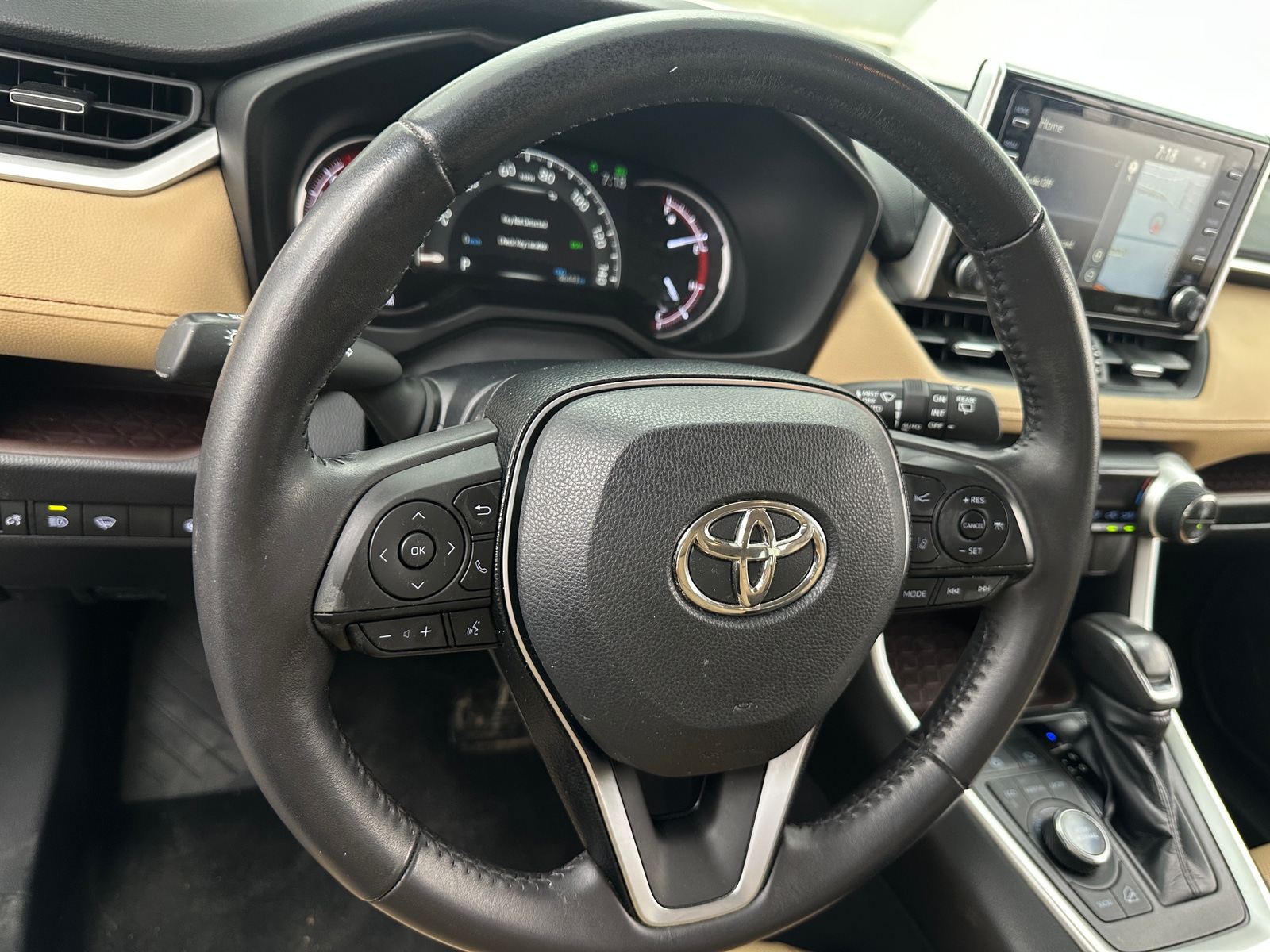 Thumbnail: 2019 Toyota RAV4 - 4