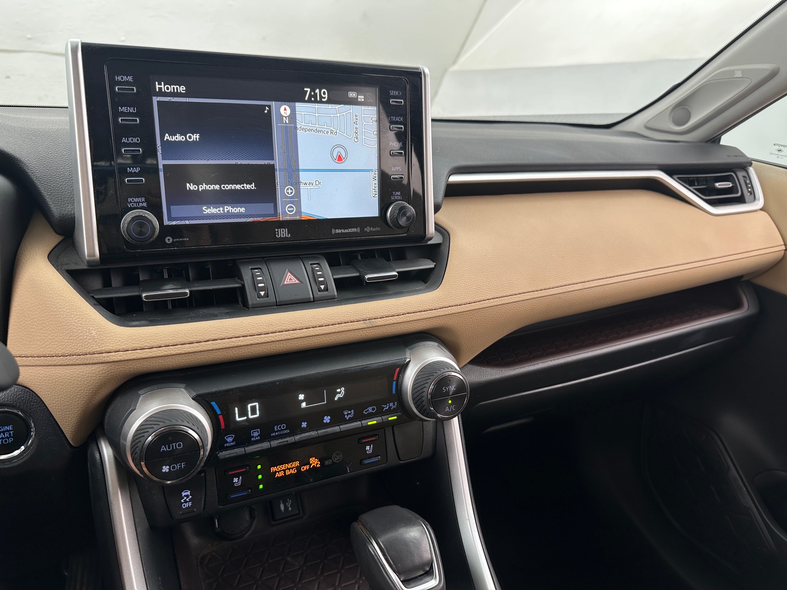 Thumbnail: 2019 Toyota RAV4 - 3