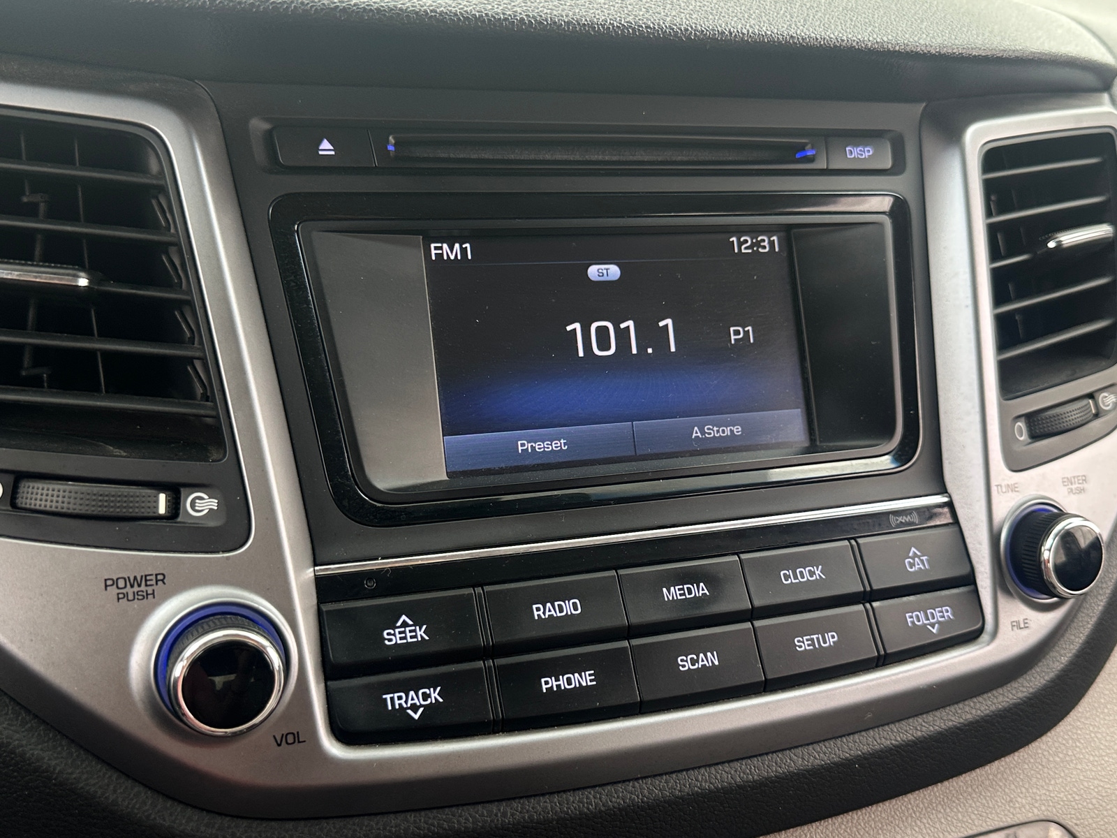 Thumbnail: 2017 Hyundai Tucson - 4