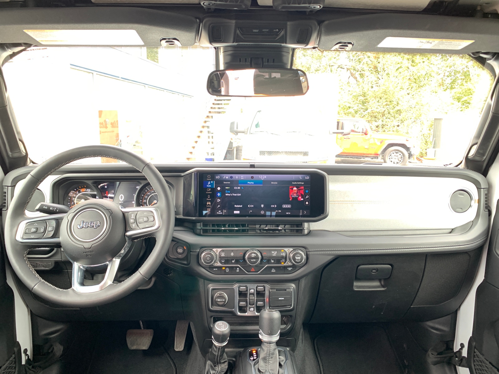 Thumbnail: 2025 Jeep Wrangler - 3