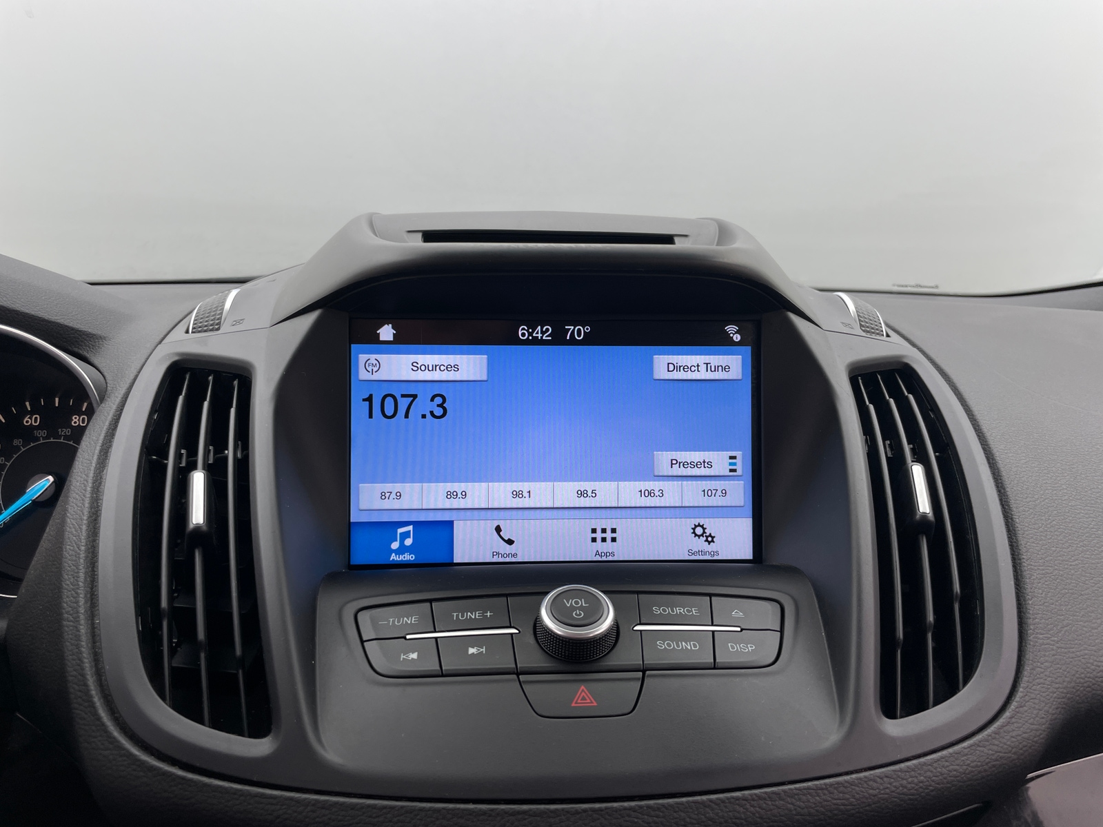 Thumbnail: 2017 Ford Escape - 4