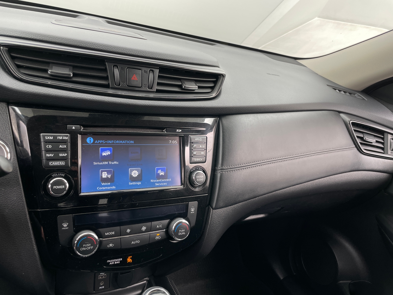Thumbnail: 2017 Nissan Rogue - 3