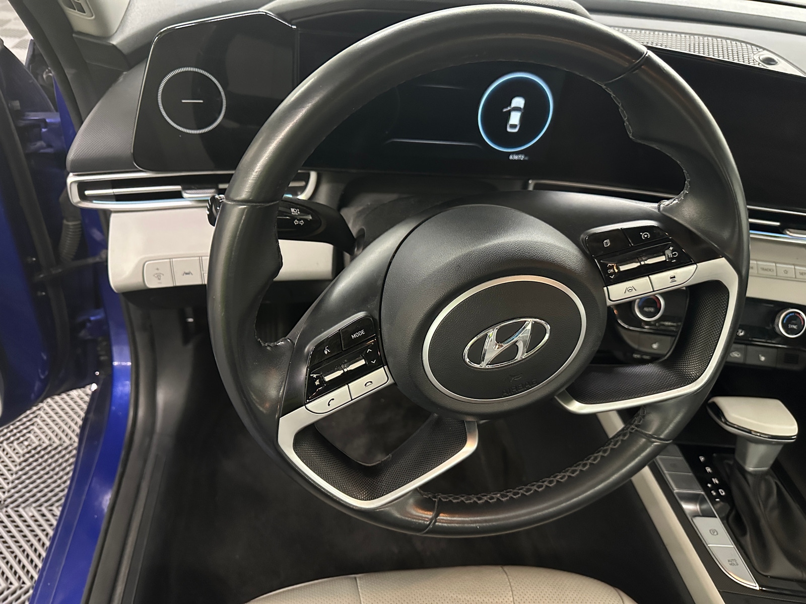 Thumbnail: 2023 Hyundai Elantra - 4