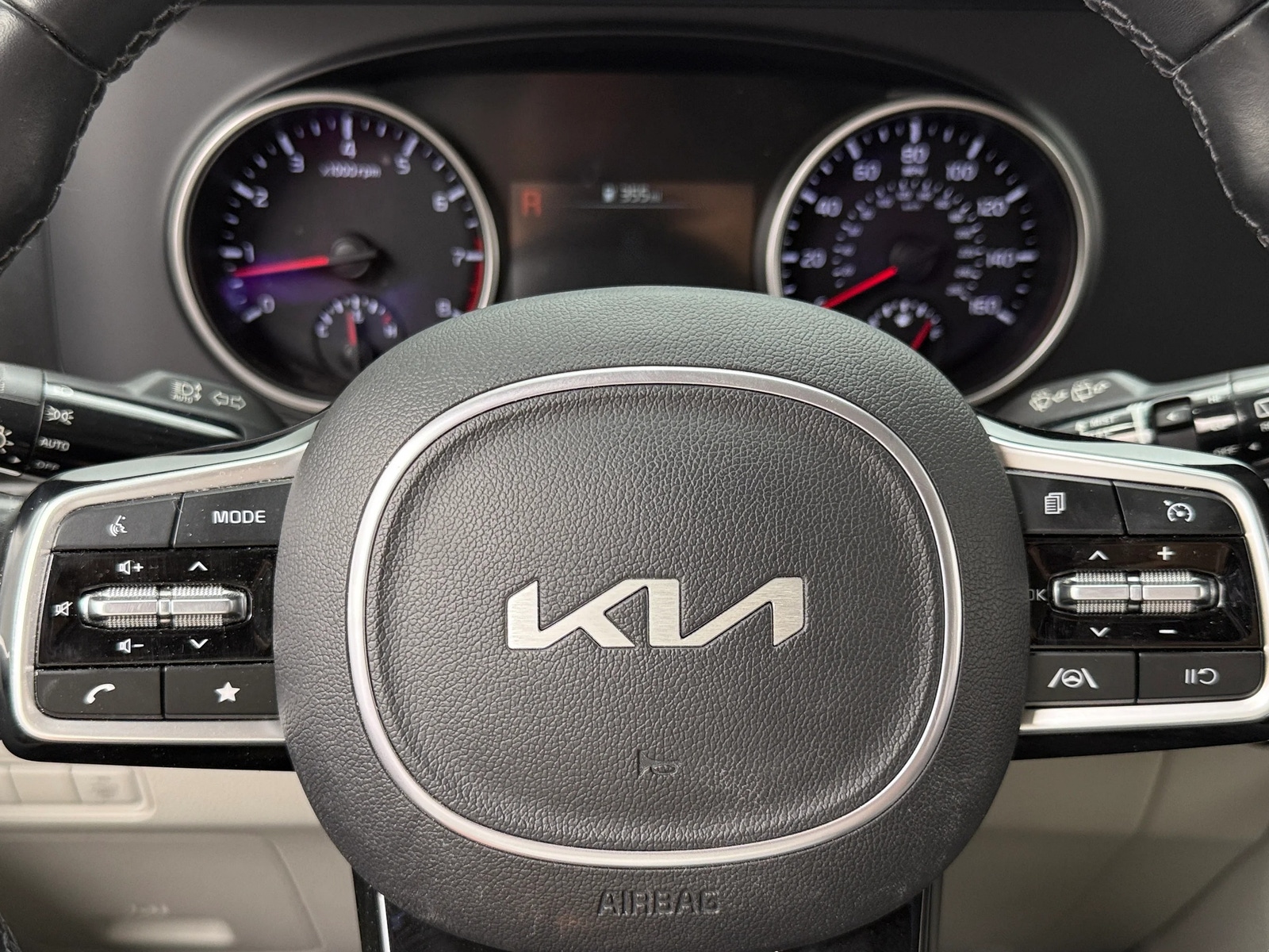 Thumbnail: 2022 Kia Carnival - 5