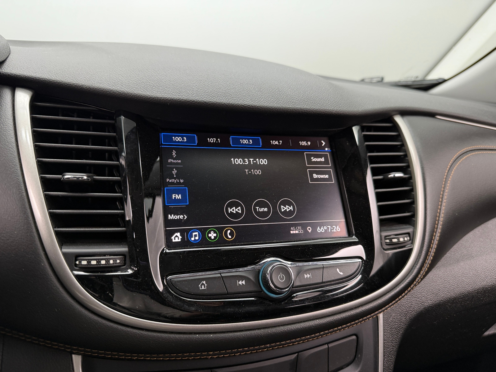 Thumbnail: 2020 Chevrolet Trax - 4