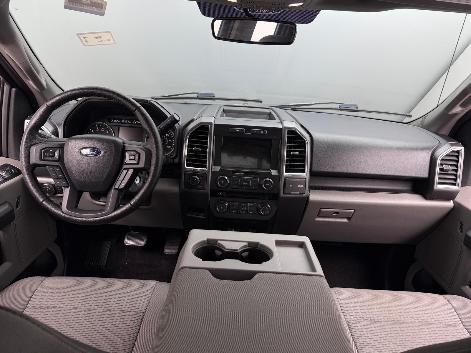 Thumbnail: 2016 Ford Econoline - 3