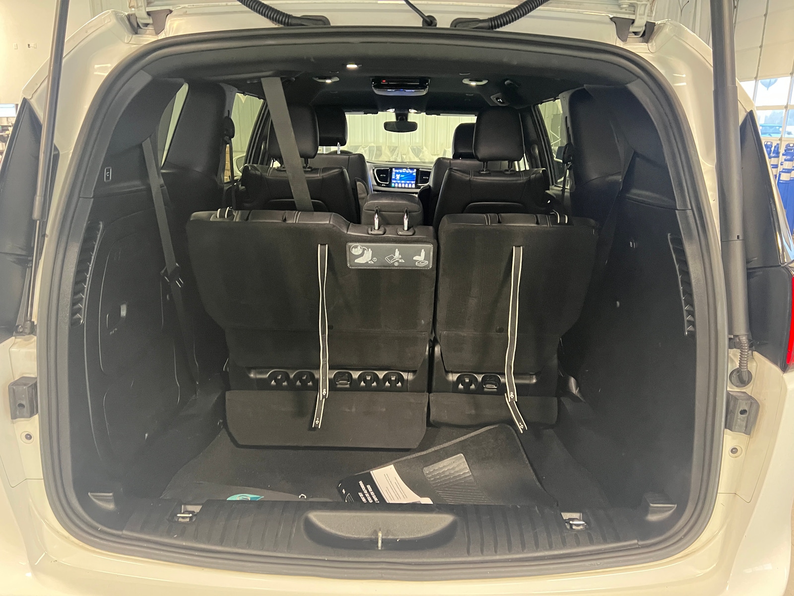 Thumbnail: 2019 Chrysler Pacifica - 6