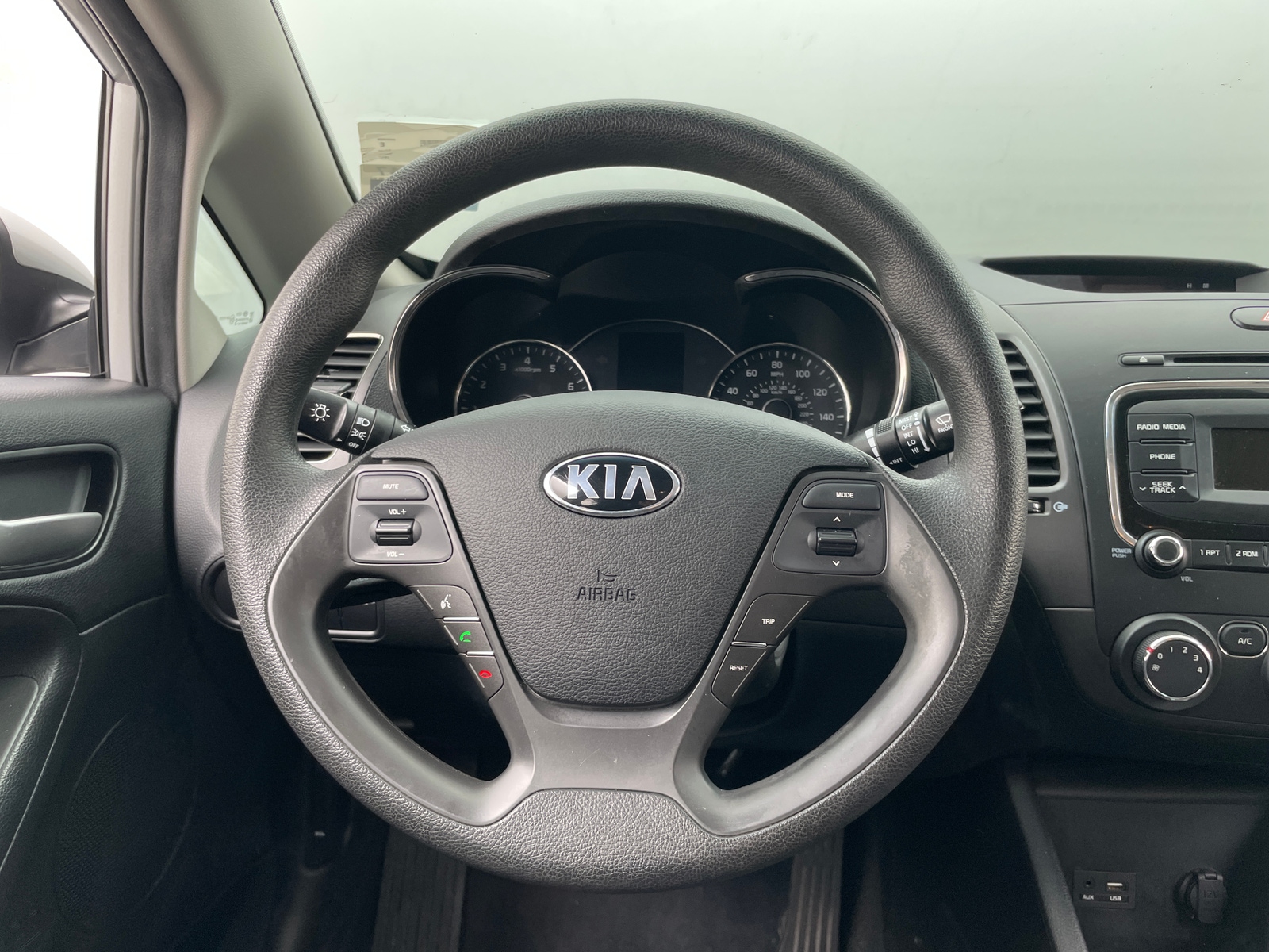Thumbnail: 2017 Kia Forte - 5