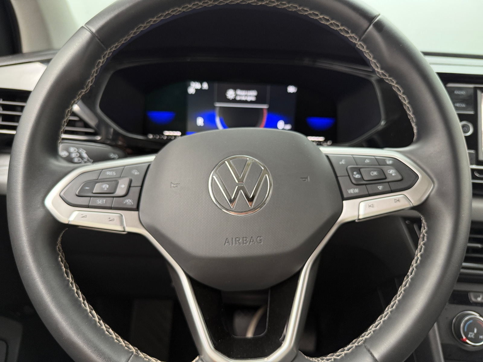 Thumbnail: 2022 Volkswagen Taos - 5