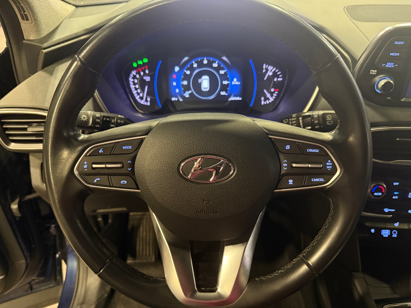 Thumbnail: 2020 Hyundai Santa Fe - 4