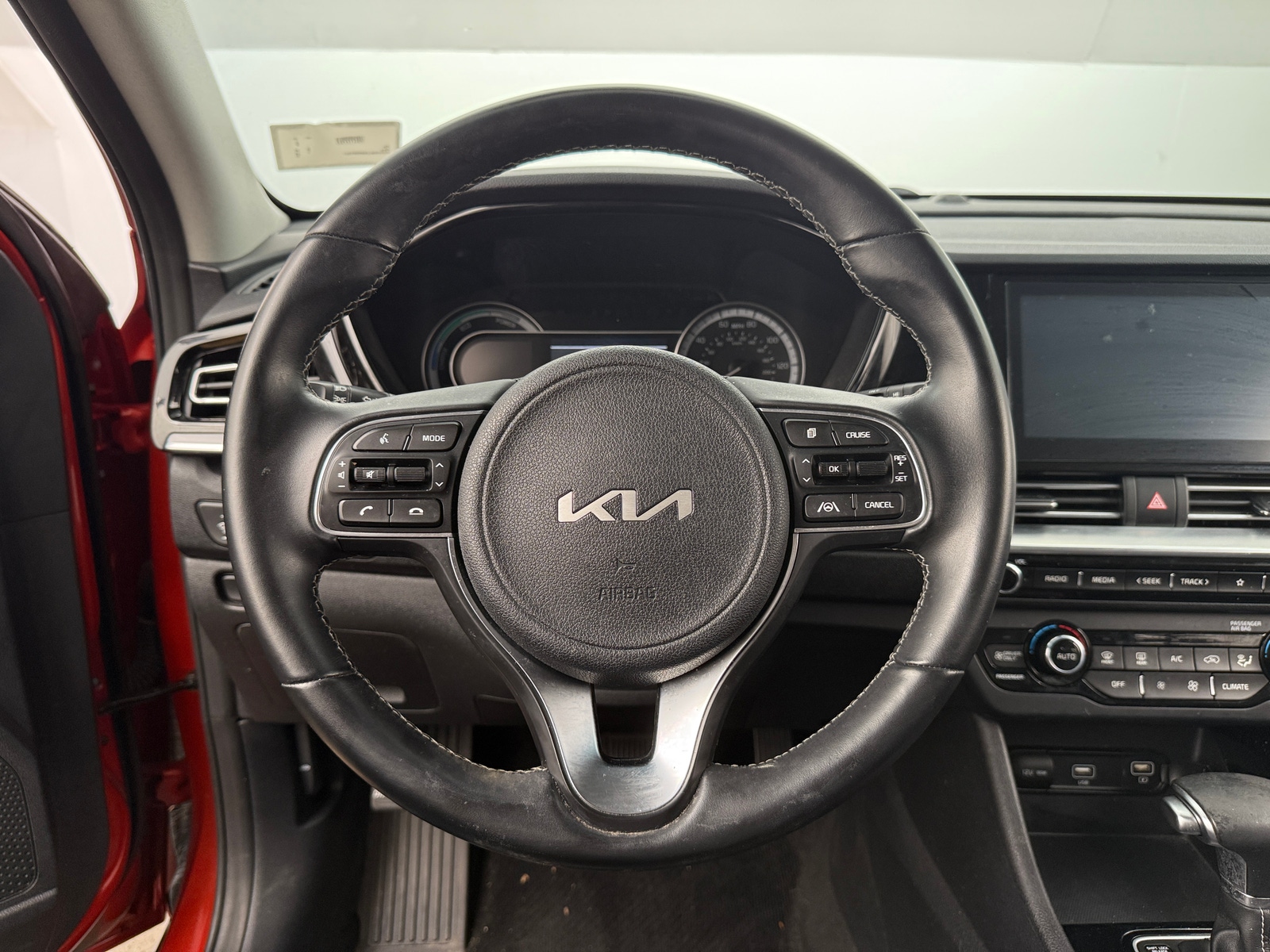 Thumbnail: 2022 Kia Niro - 5