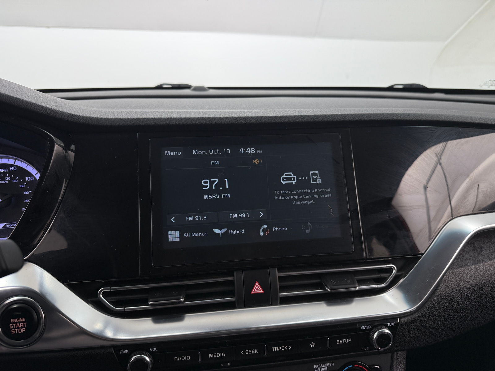 Thumbnail: 2022 Kia Niro - 4