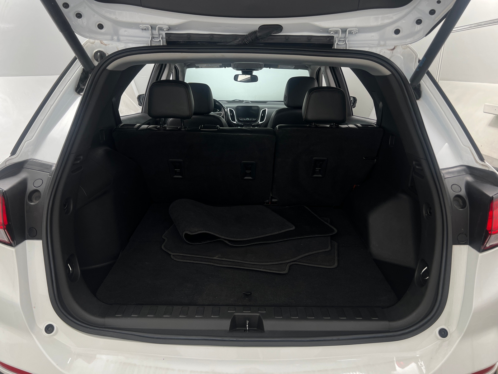 Thumbnail: 2022 Chevrolet Equinox - 6