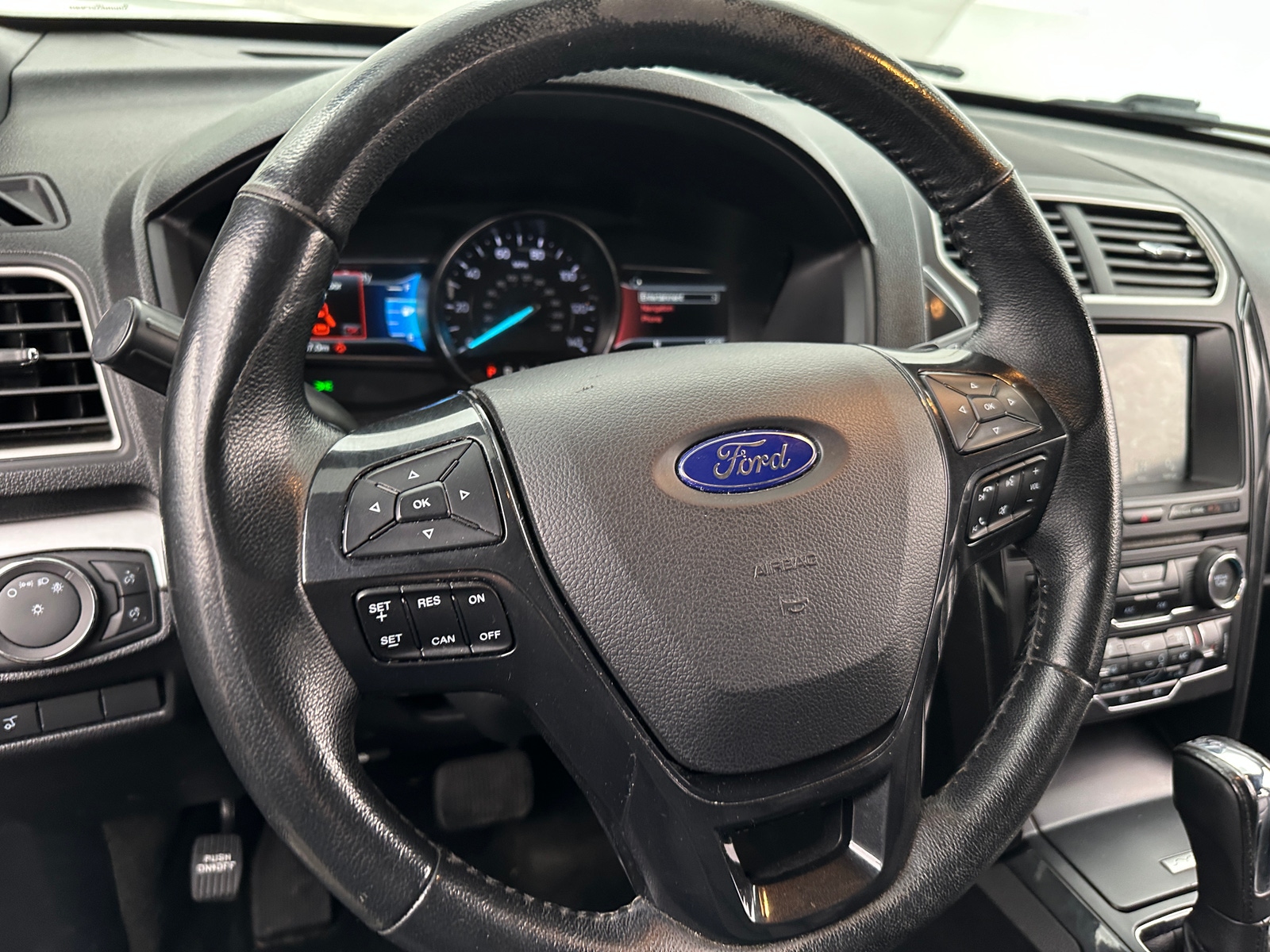 Thumbnail: 2017 Ford Explorer - 4