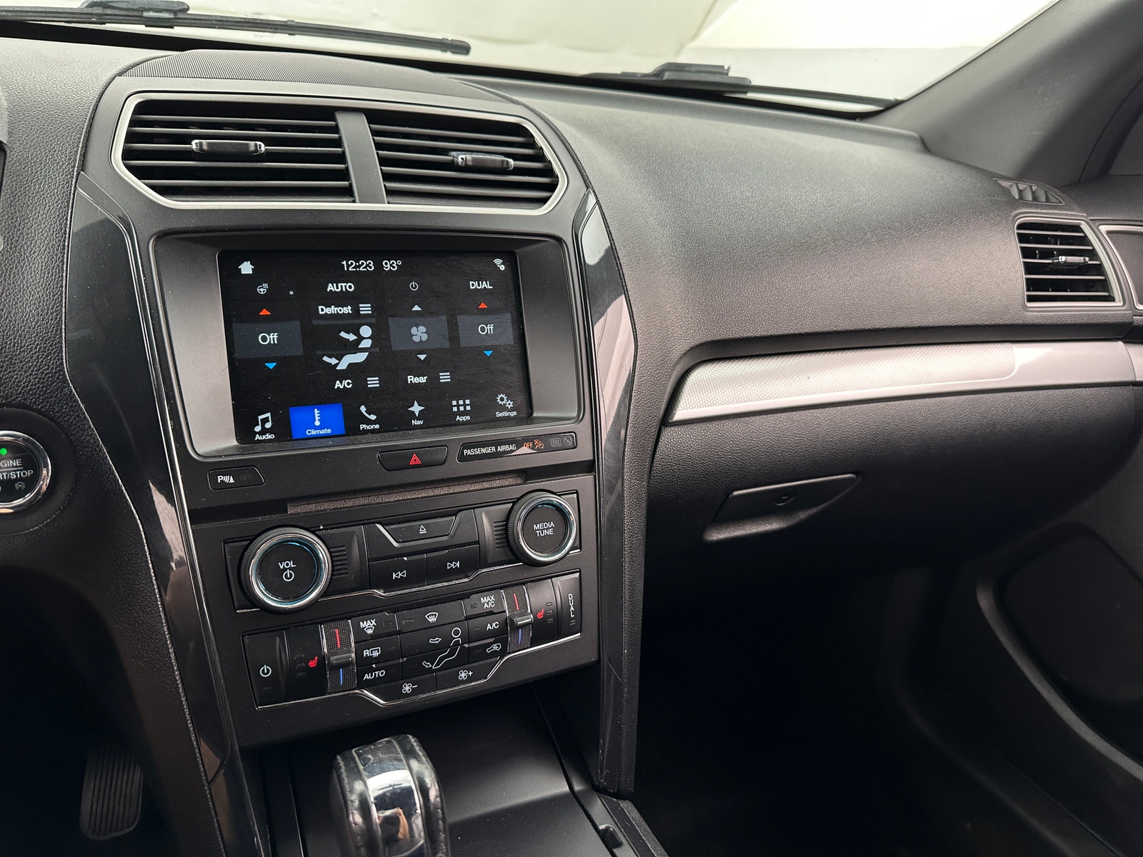 Thumbnail: 2017 Ford Explorer - 3