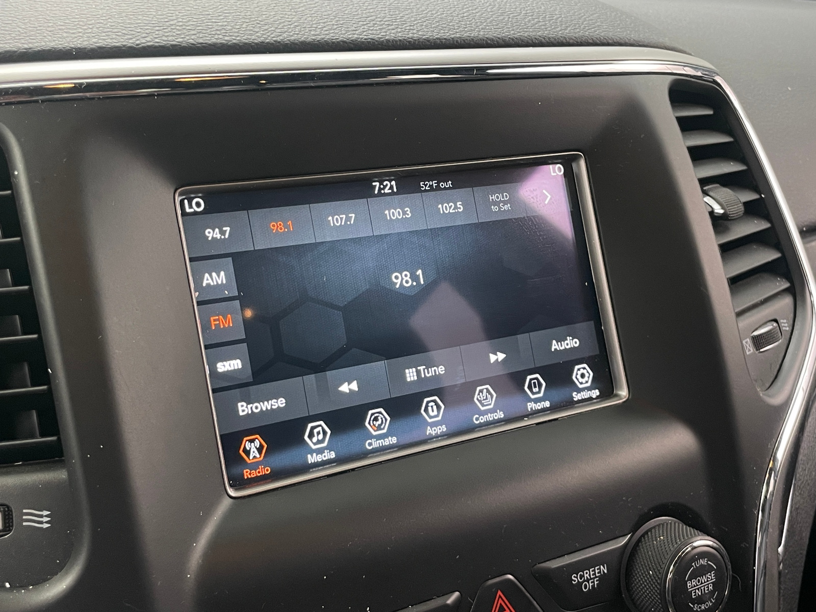 Thumbnail: 2018 Jeep Grand Cherokee - 3