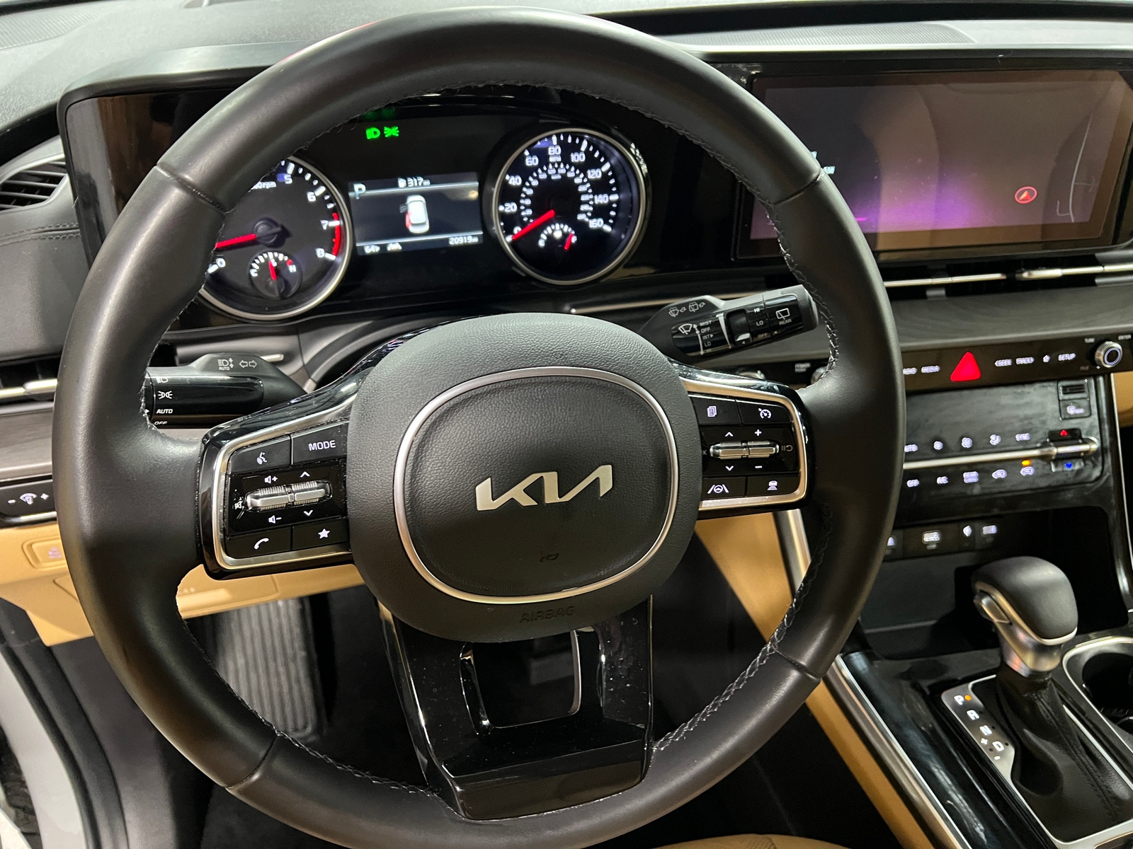 Thumbnail: 2024 Kia Carnival - 4