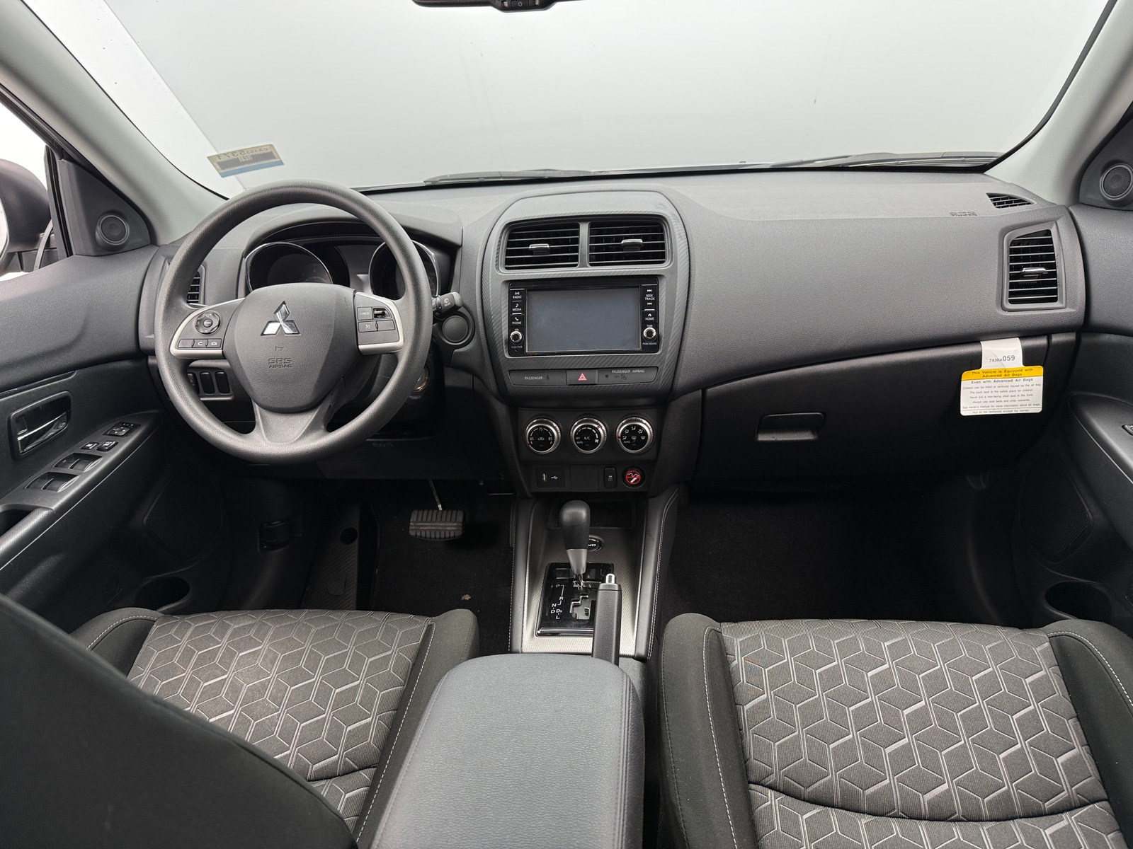 Thumbnail: 2024 Mitsubishi Outlander Sport - 3